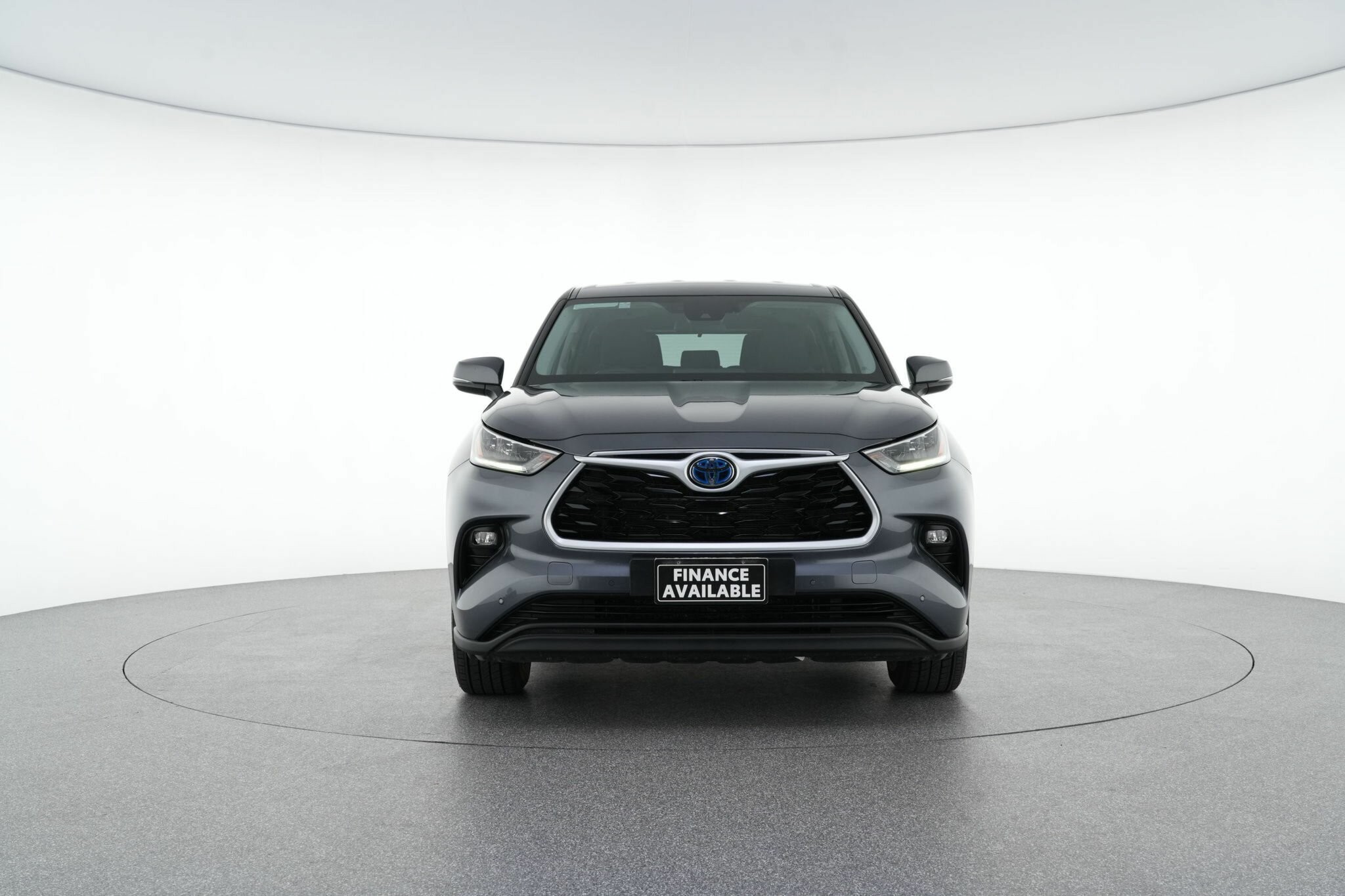 Toyota Kluger image 3