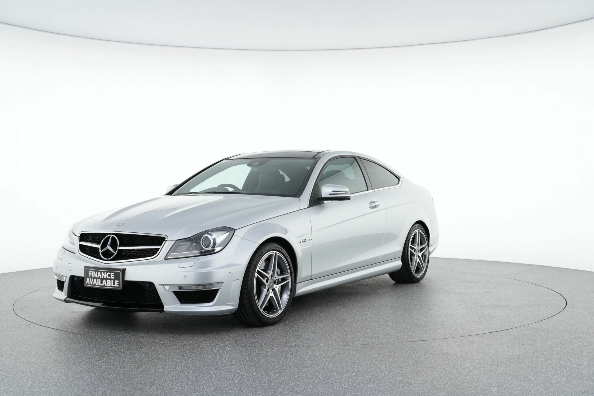 Mercedes Benz C-class image 4