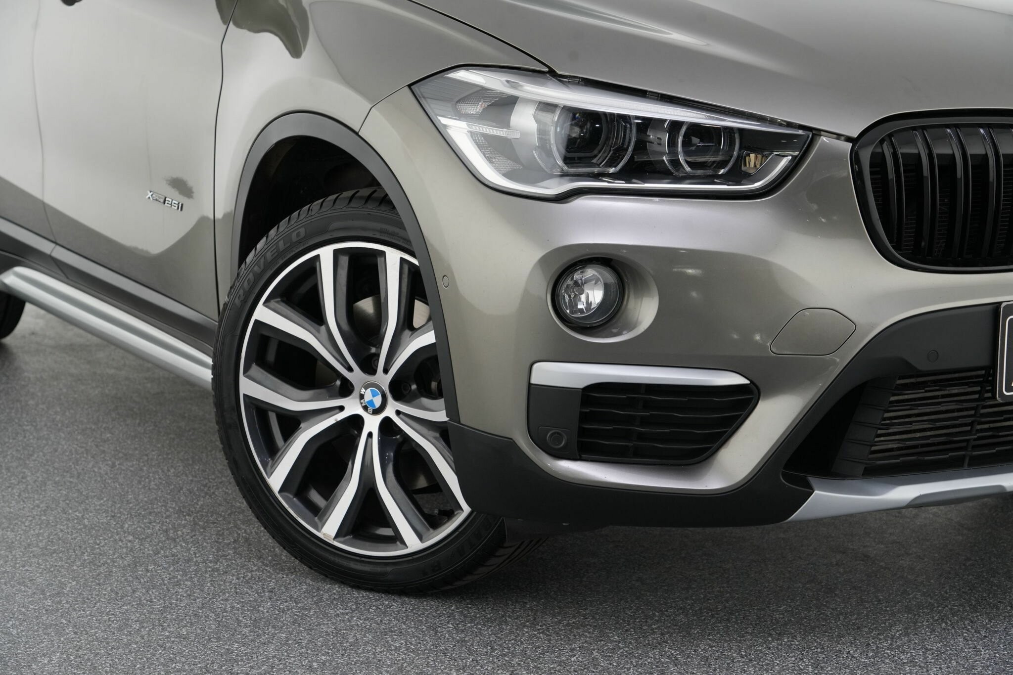 BMW X1 image 2