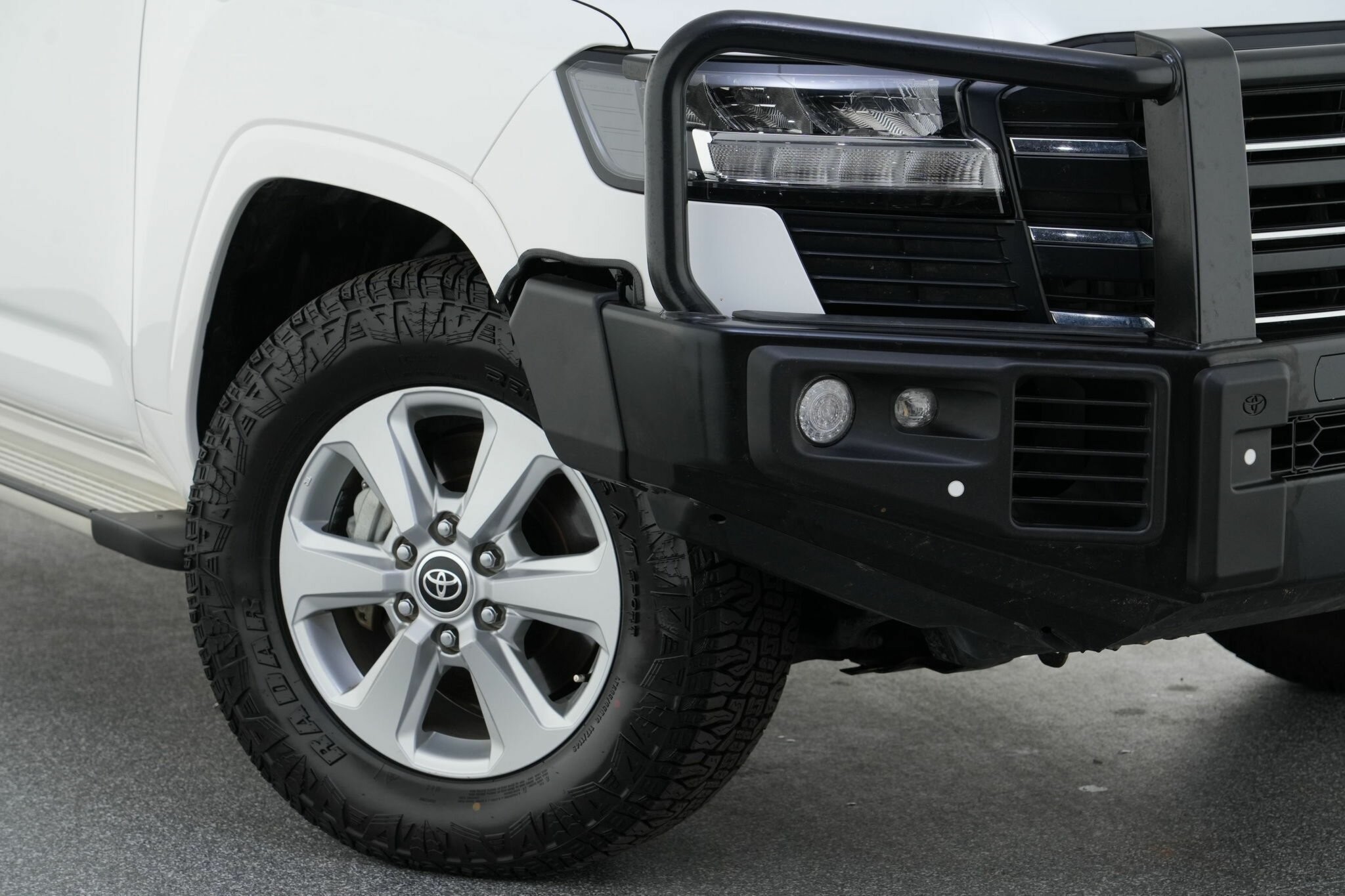 Toyota Landcruiser image 2