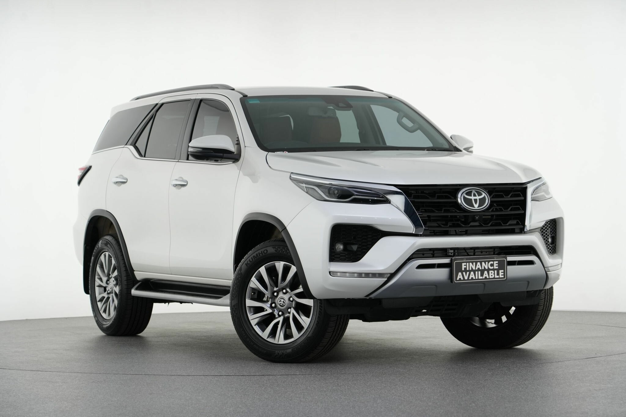 Toyota Fortuner image 1
