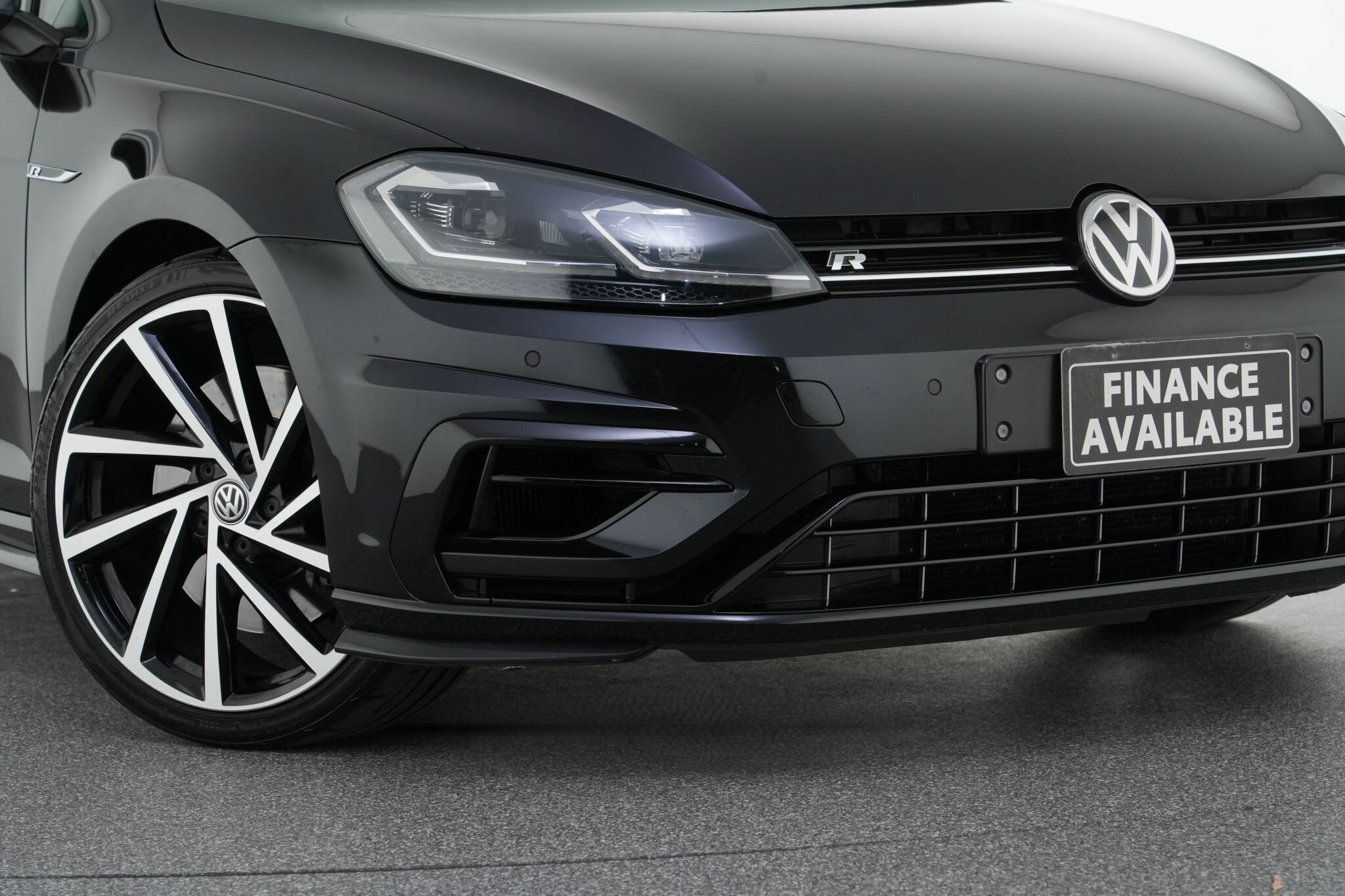 Volkswagen Golf image 2