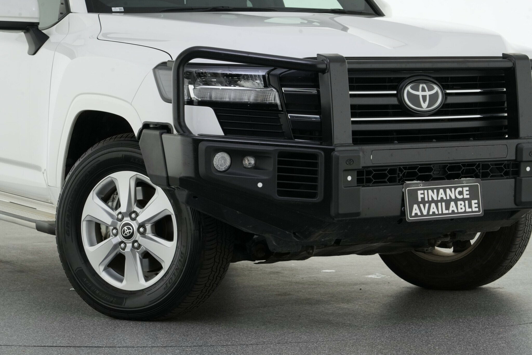 Toyota Landcruiser image 2