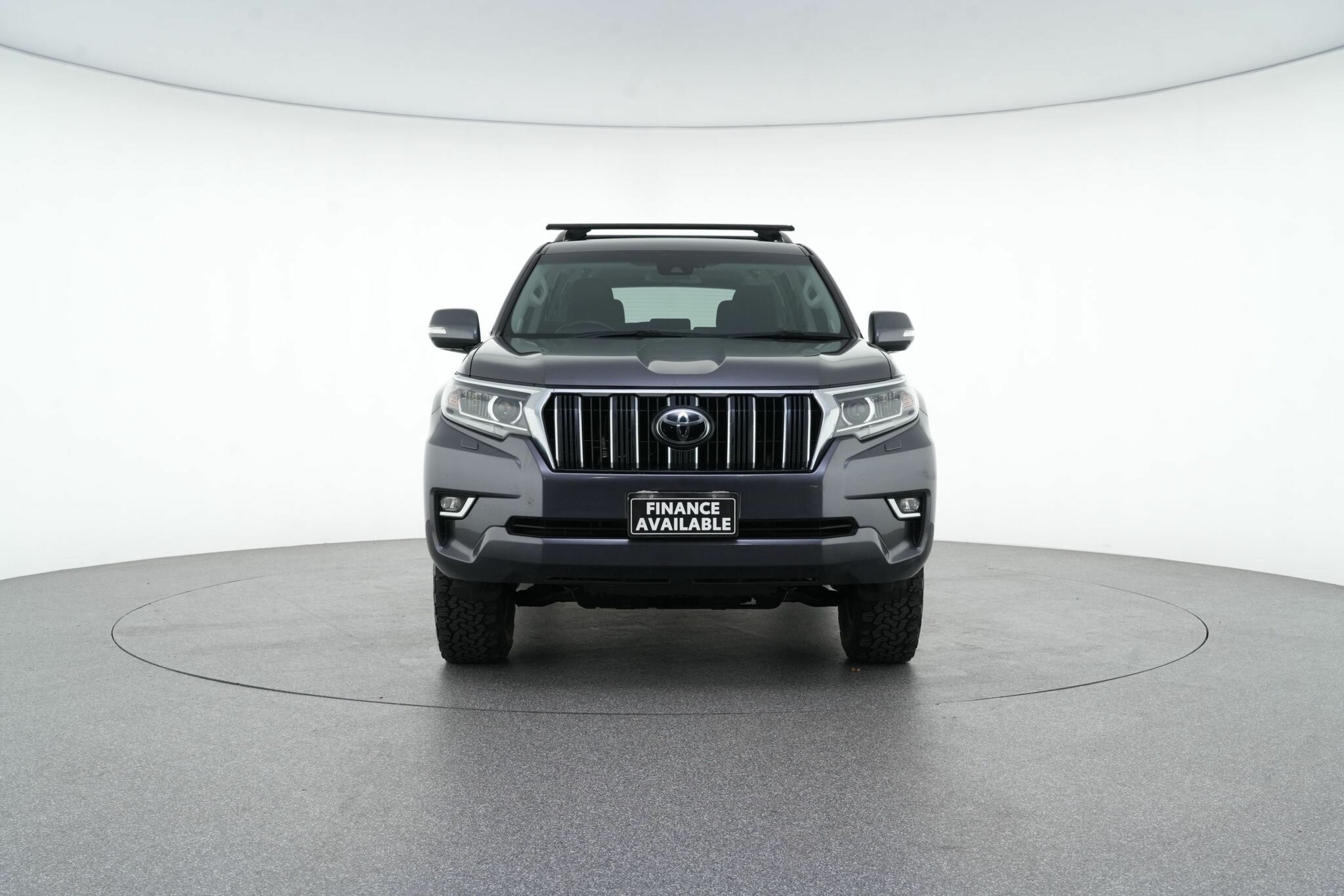 Toyota Landcruiser Prado image 3