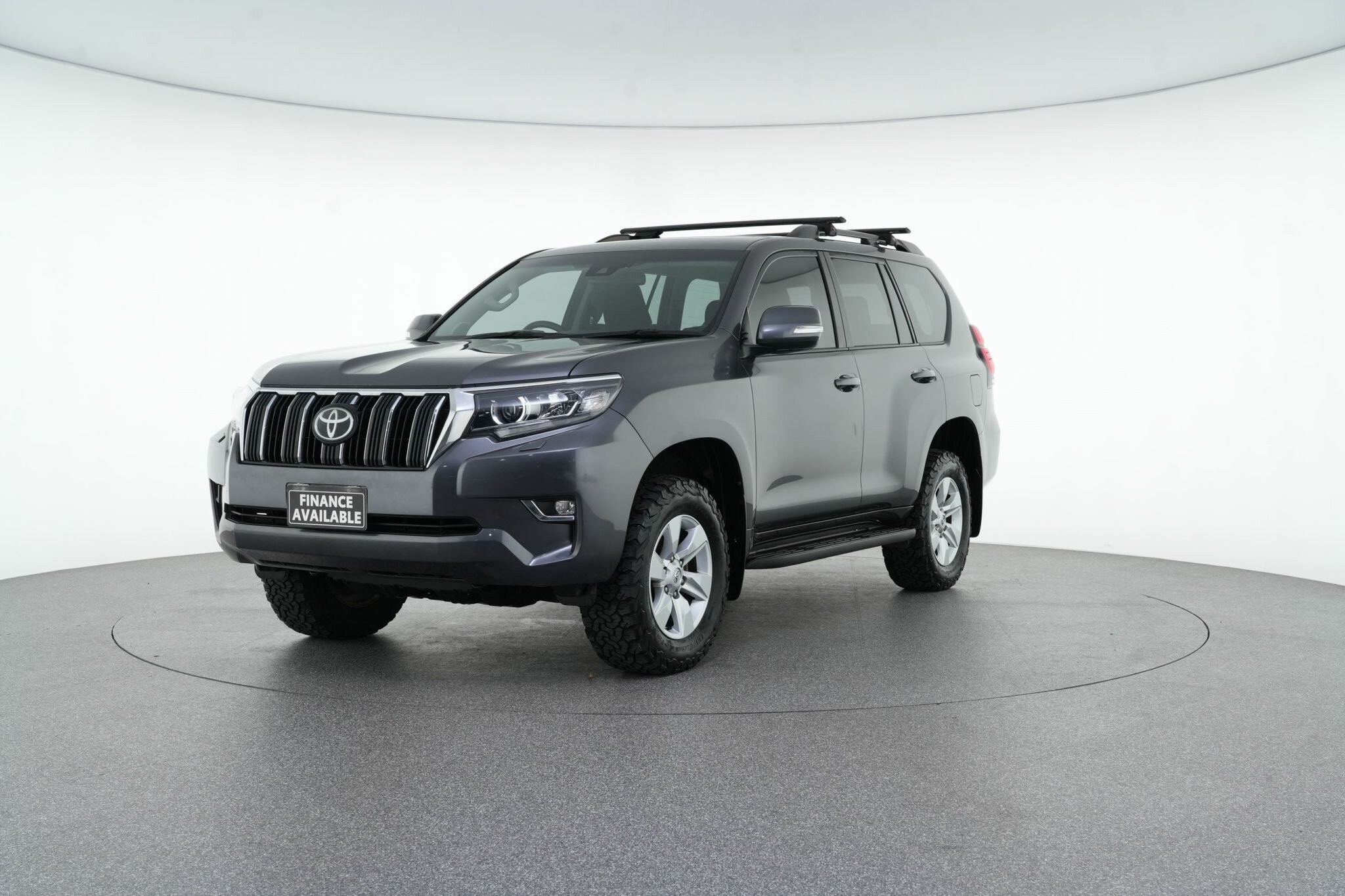 Toyota Landcruiser Prado image 4