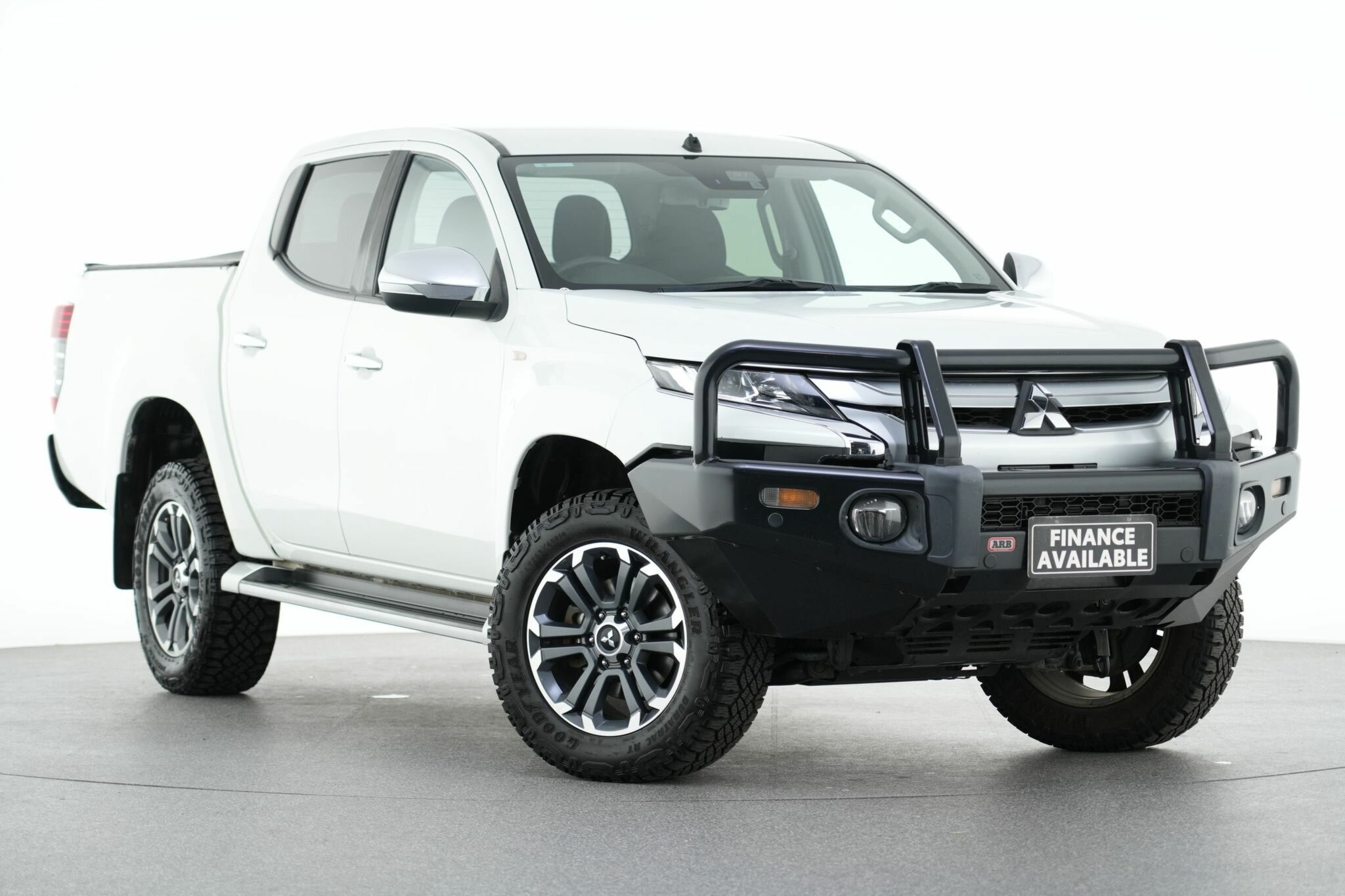 Mitsubishi Triton image 1