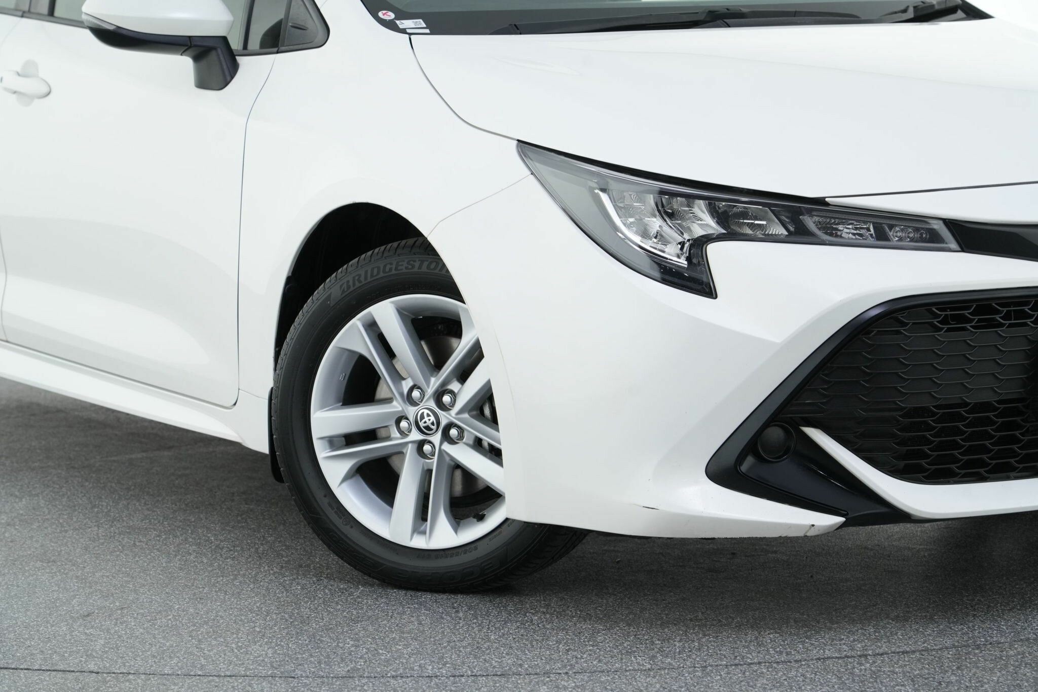 Toyota Corolla image 2