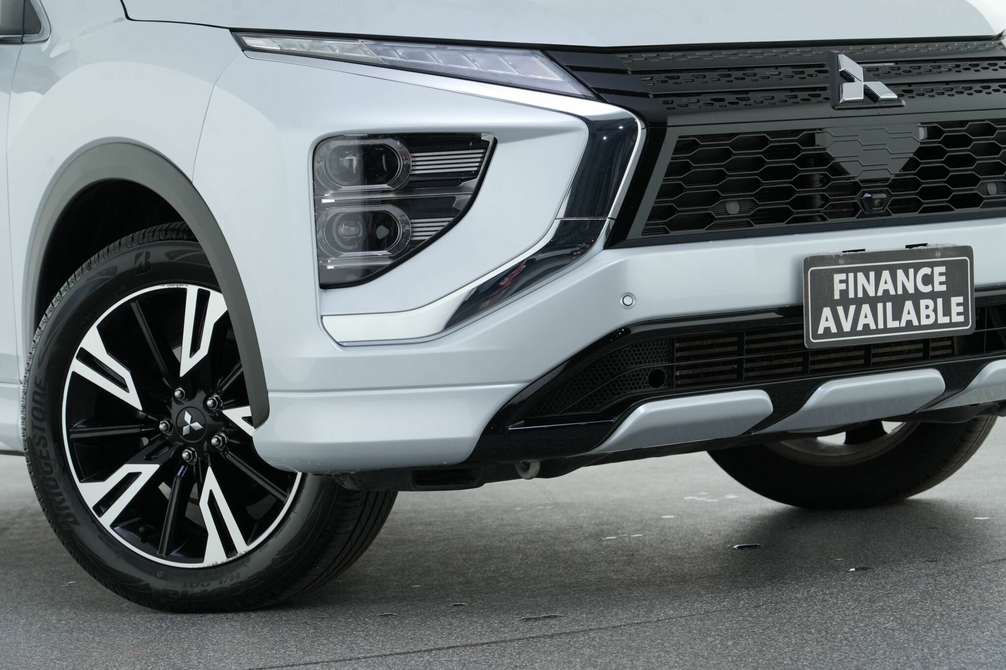 Mitsubishi Eclipse Cross image 2