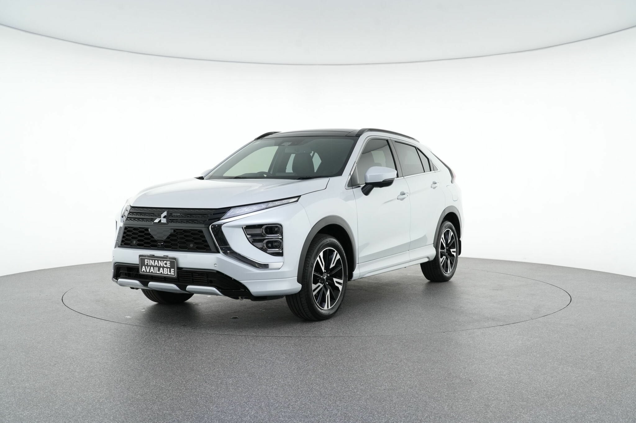 Mitsubishi Eclipse Cross image 4