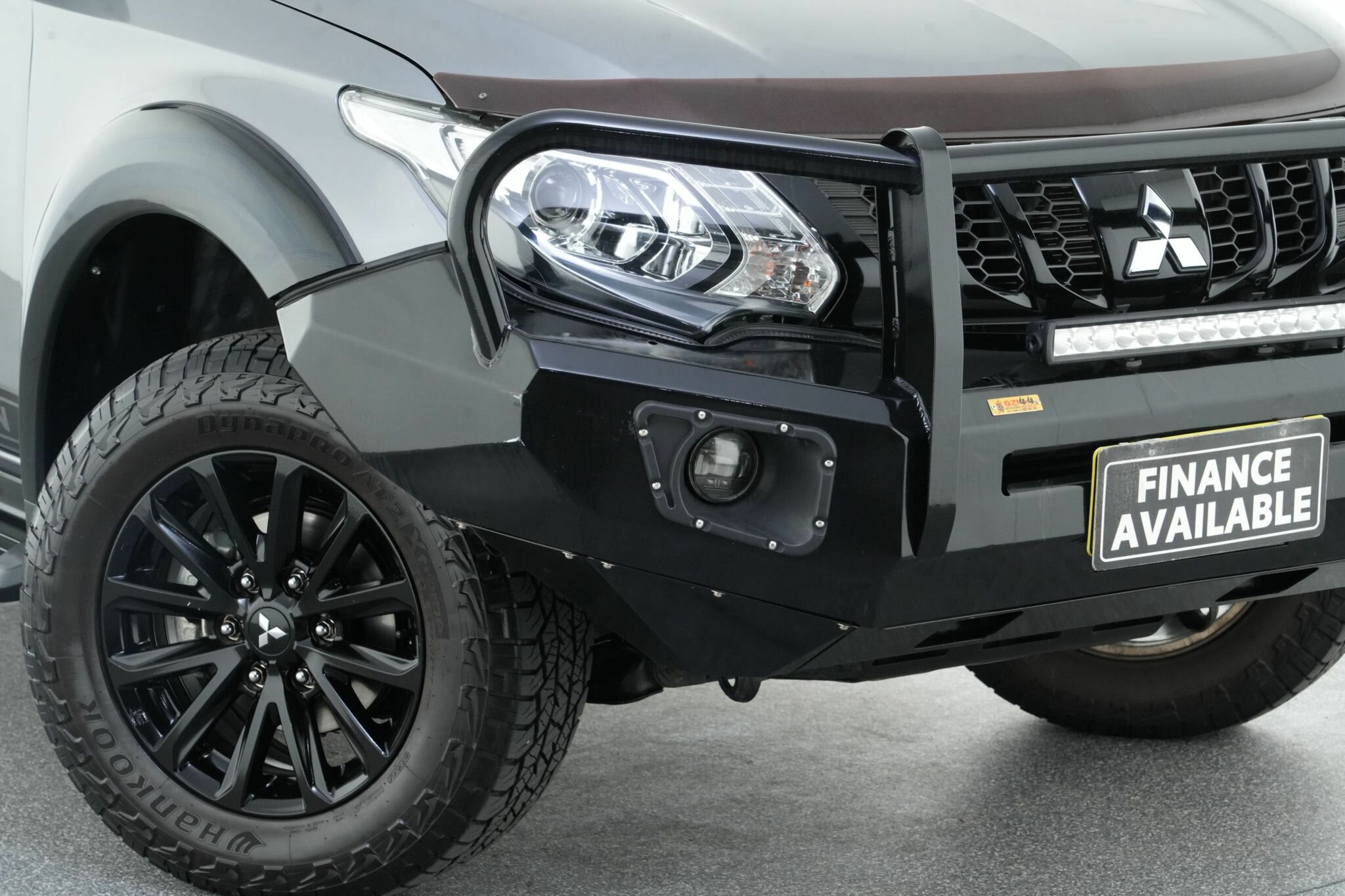 Mitsubishi Triton image 2