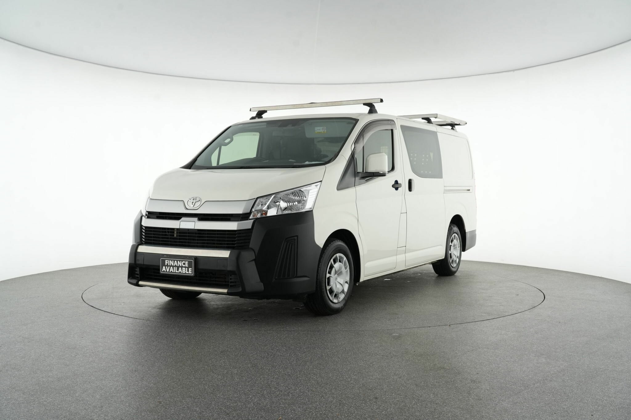 Toyota Hiace image 4