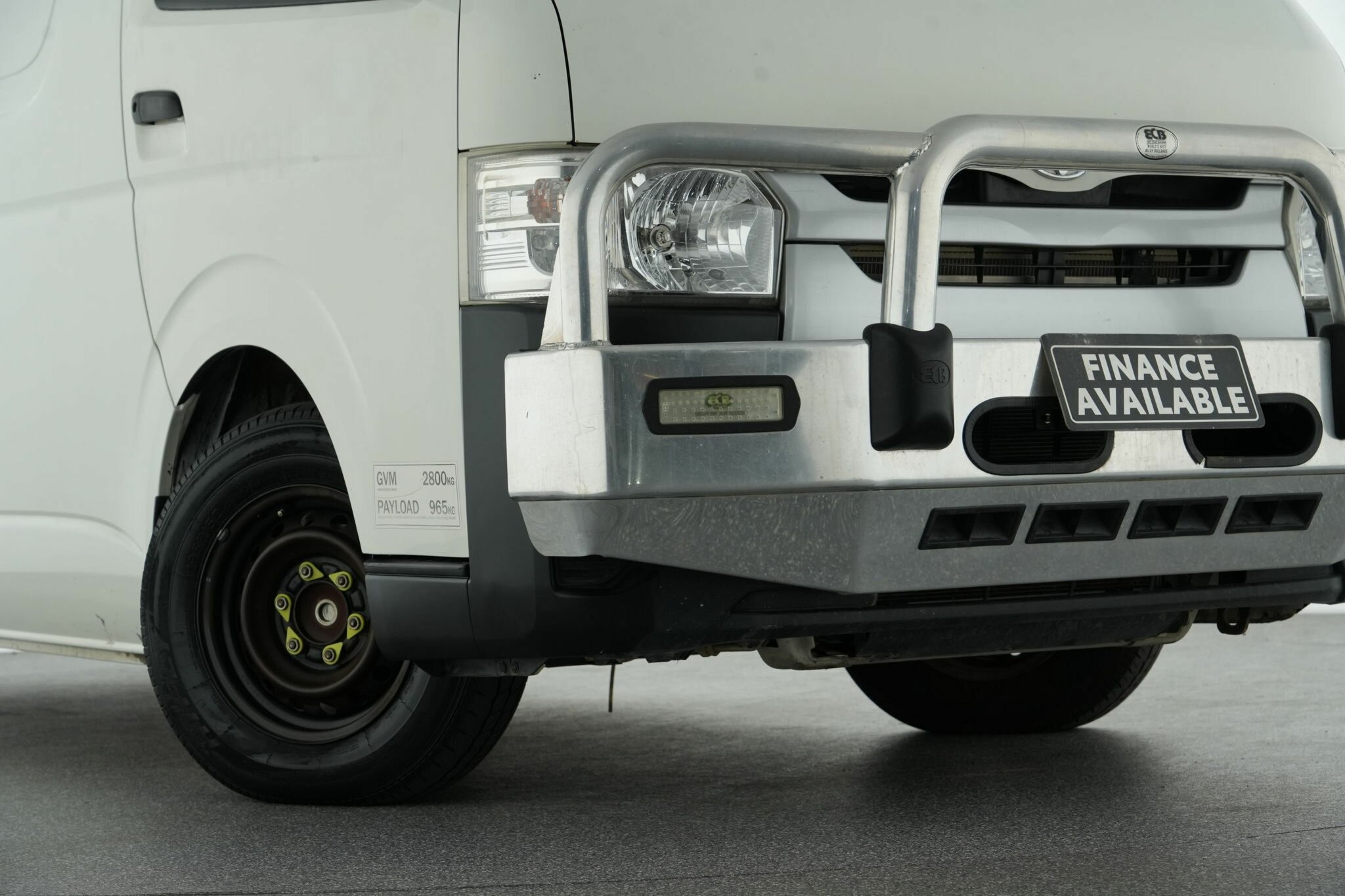 Toyota Hiace image 2
