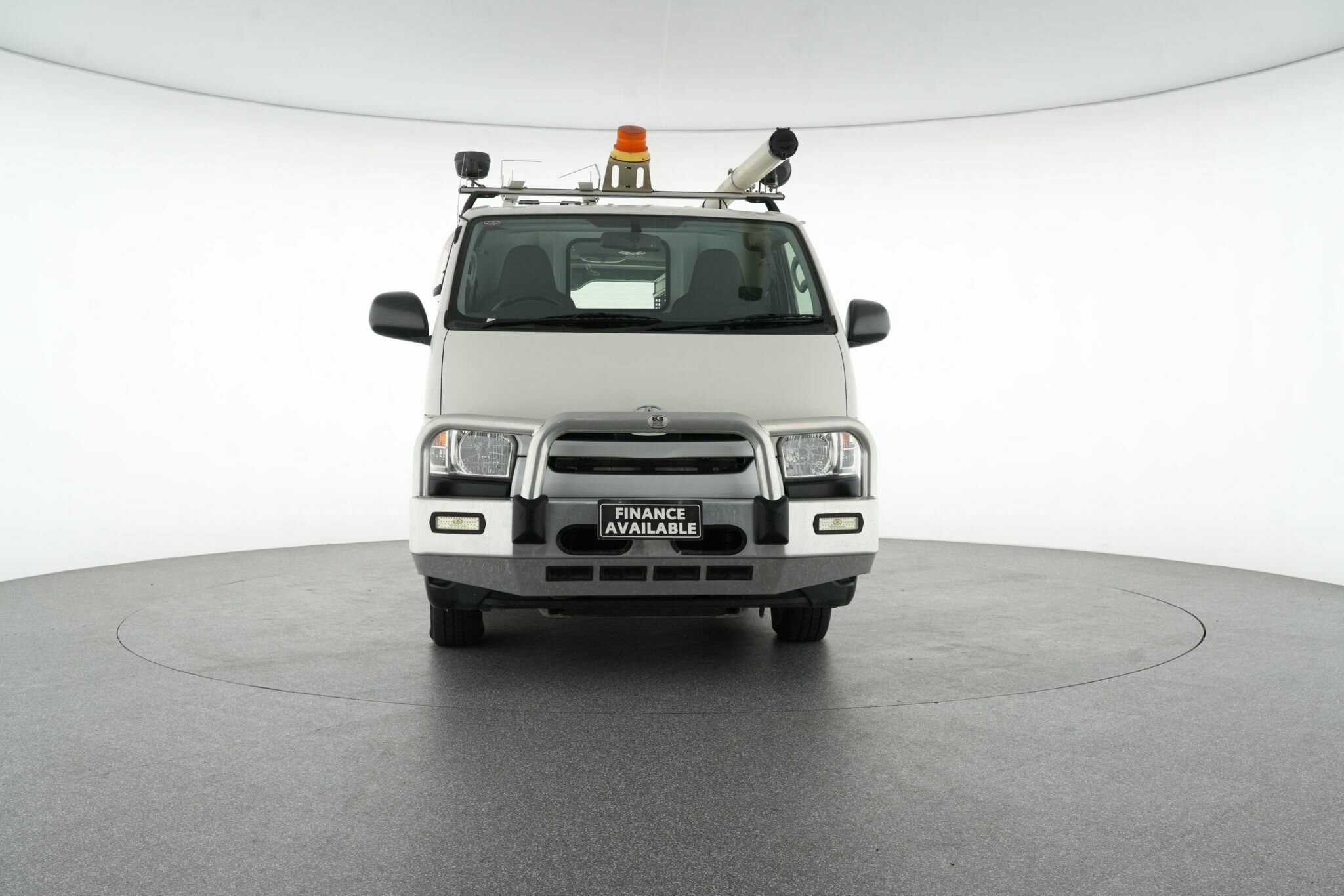 Toyota Hiace image 3