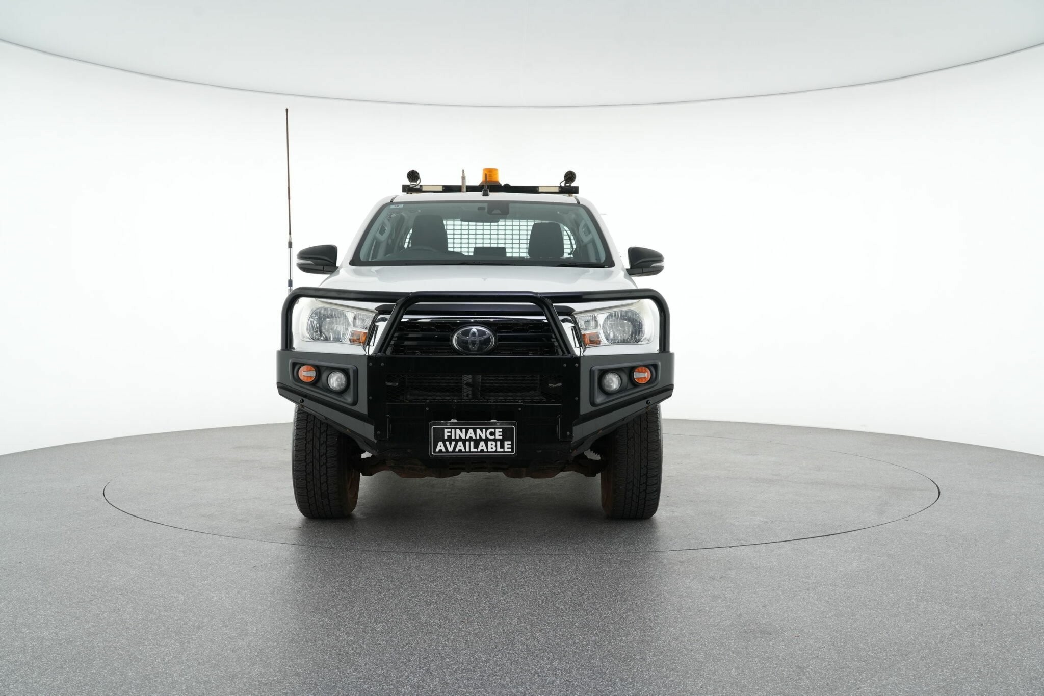 Toyota Hilux image 3