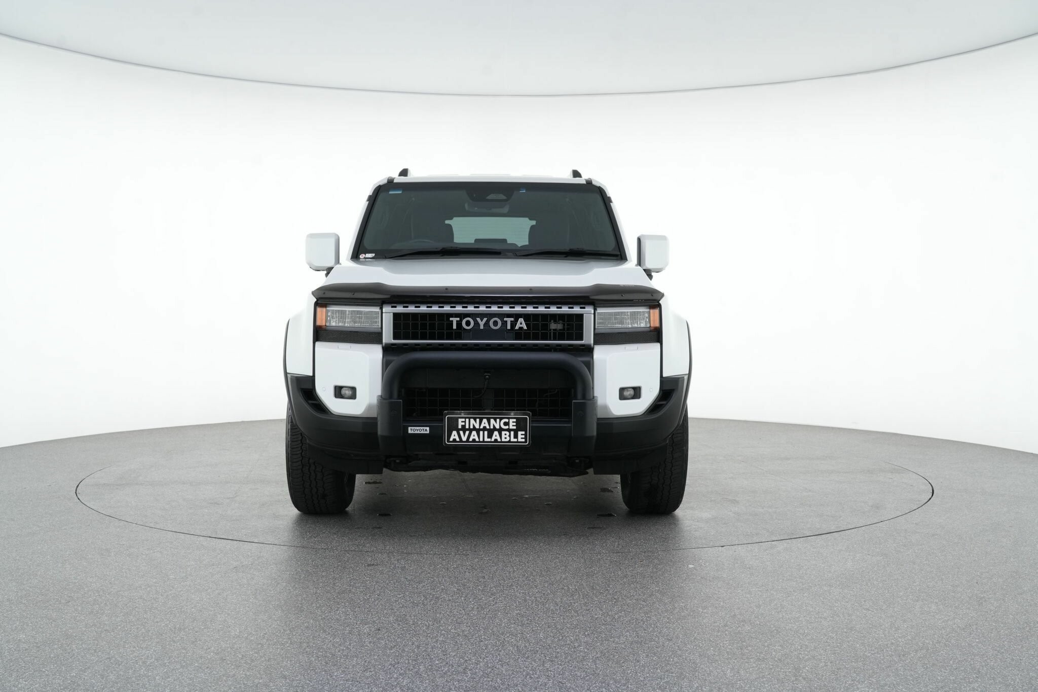 Toyota Landcruiser Prado image 3