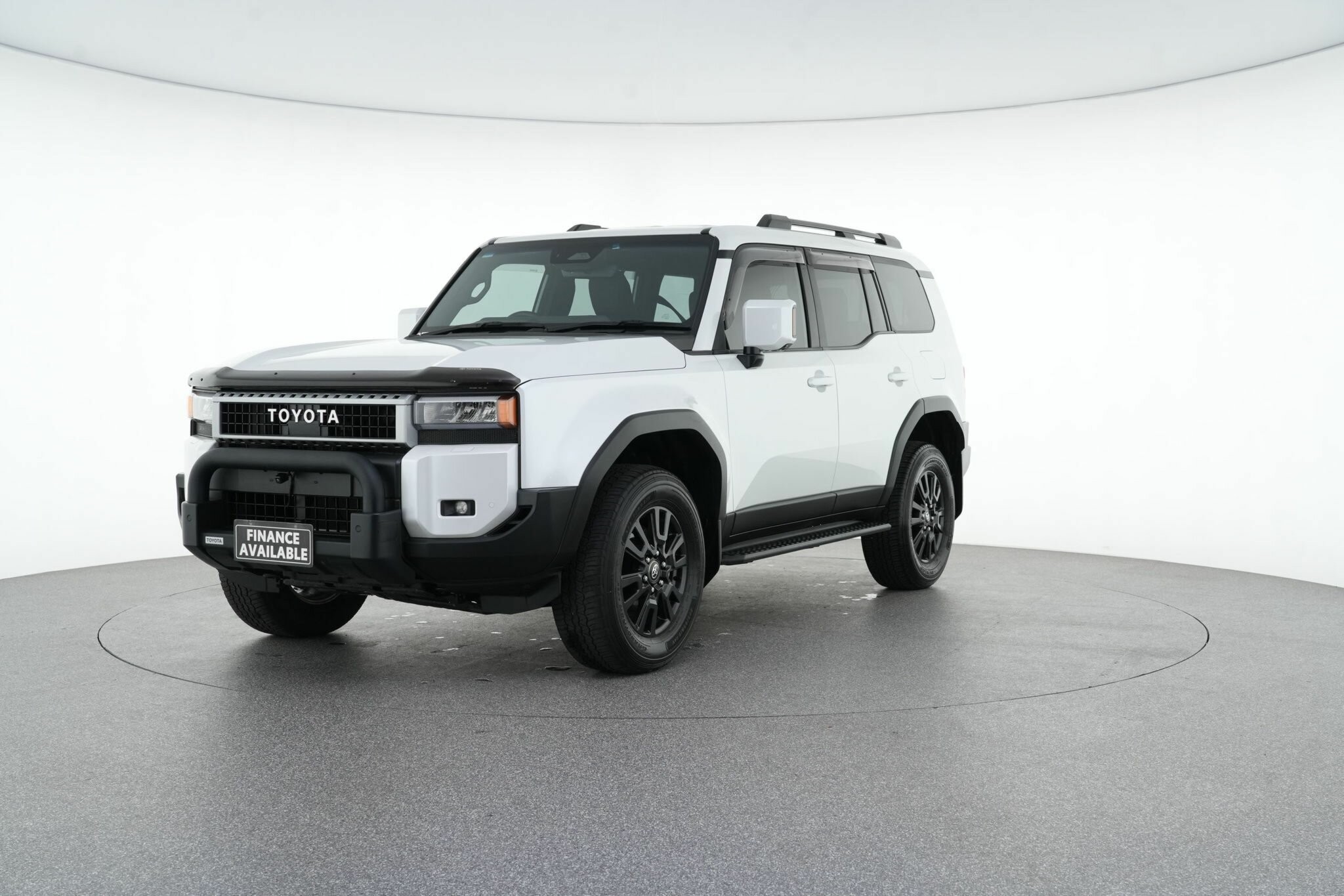 Toyota Landcruiser Prado image 4