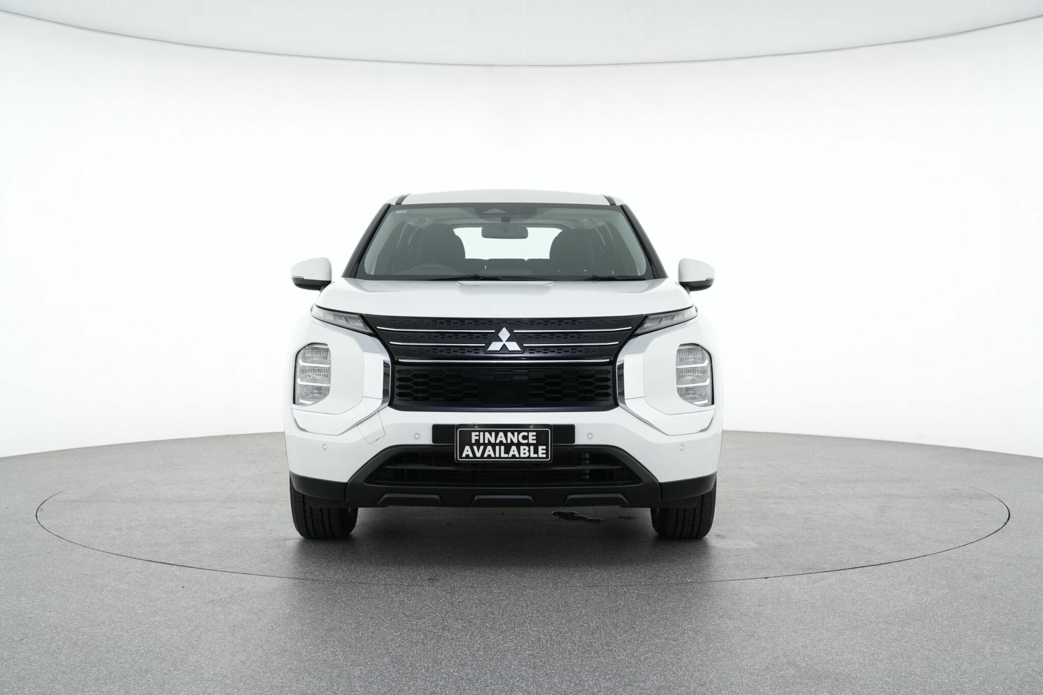 Mitsubishi Outlander image 3