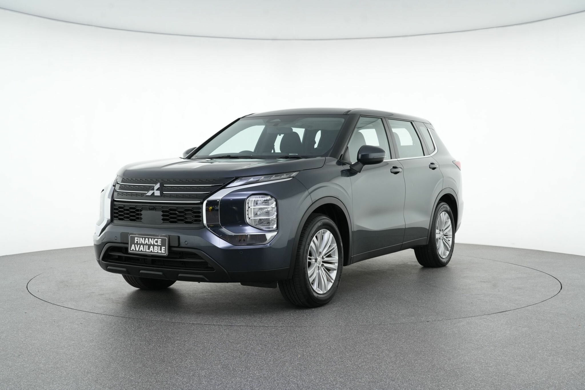 Mitsubishi Outlander image 4