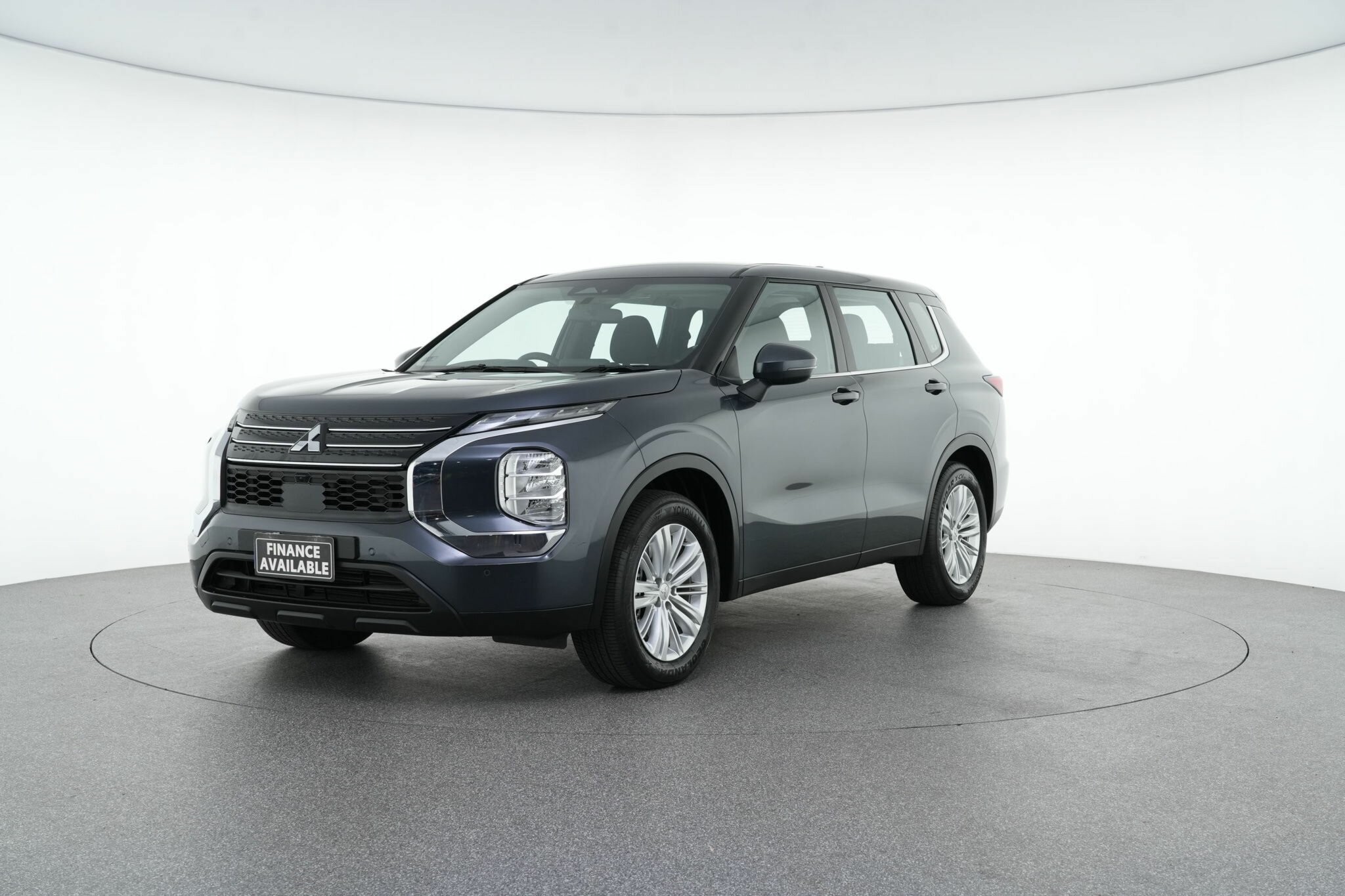 Mitsubishi Outlander image 4