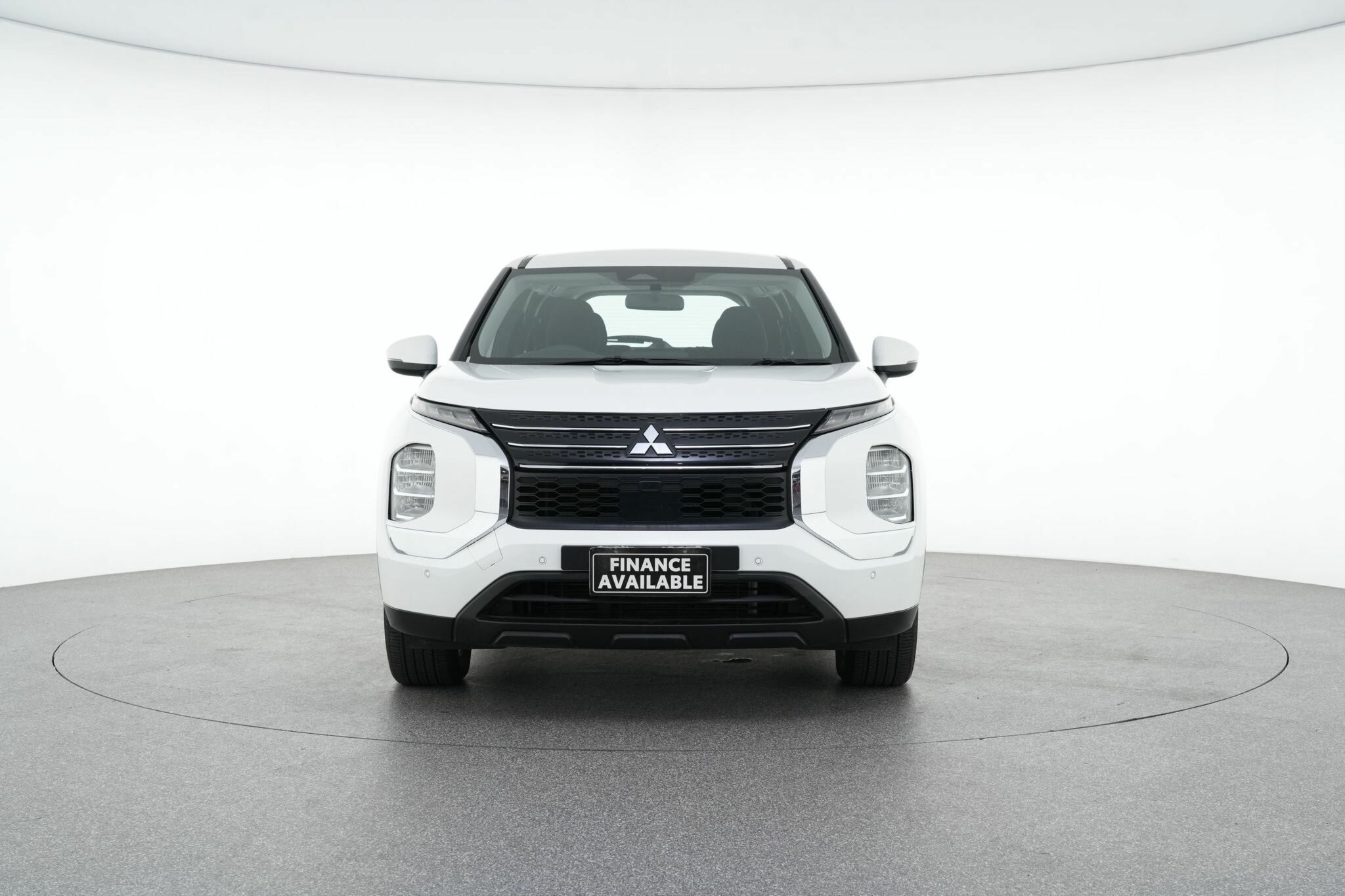 Mitsubishi Outlander image 3