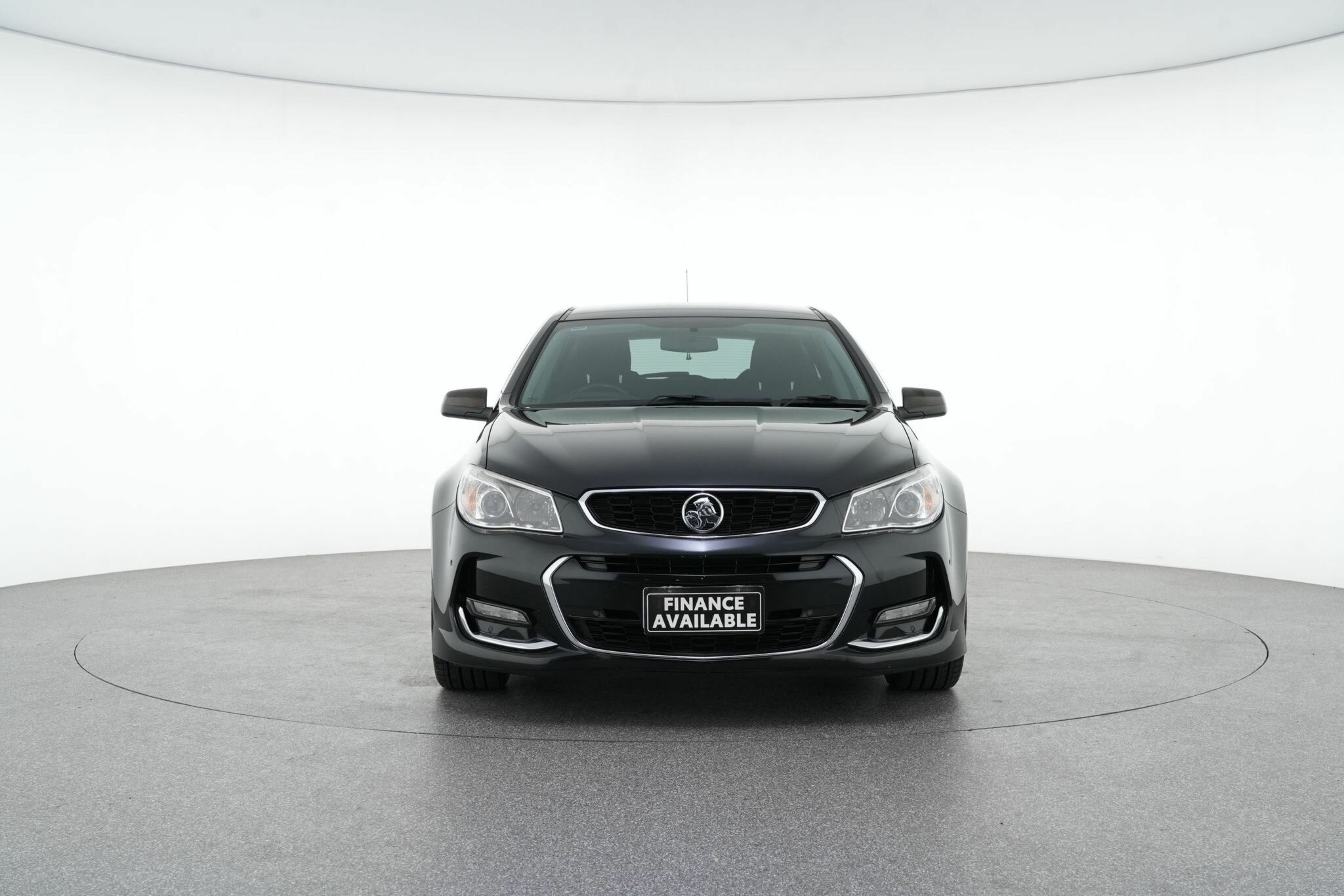 Holden Commodore image 3