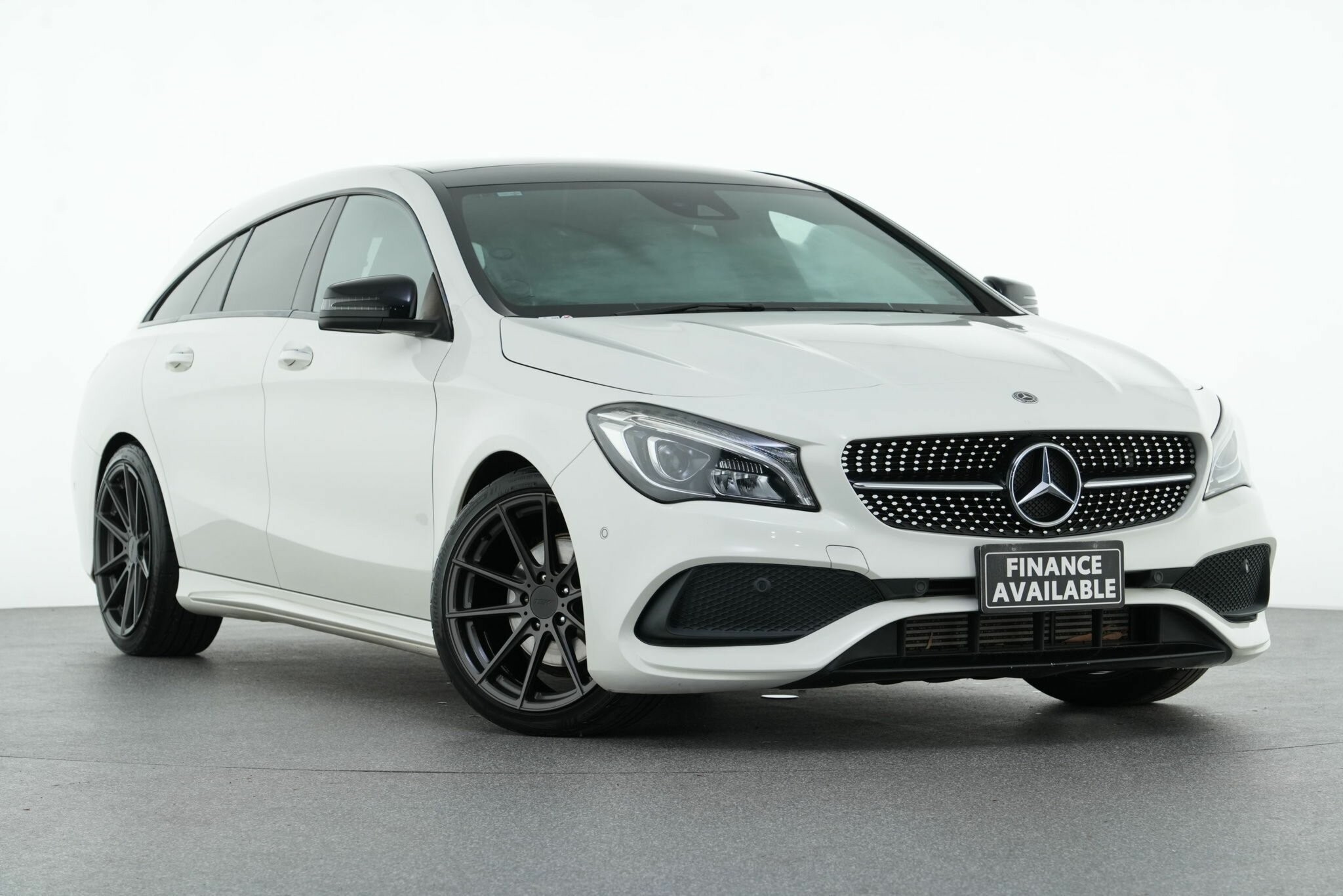 Mercedes Benz Cla-class image 1
