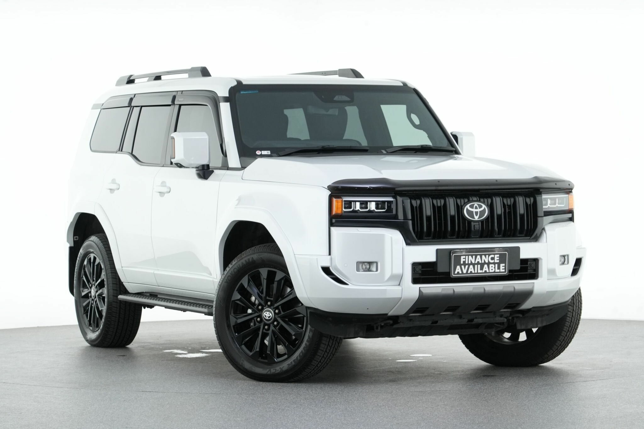 Toyota Landcruiser Prado image 1