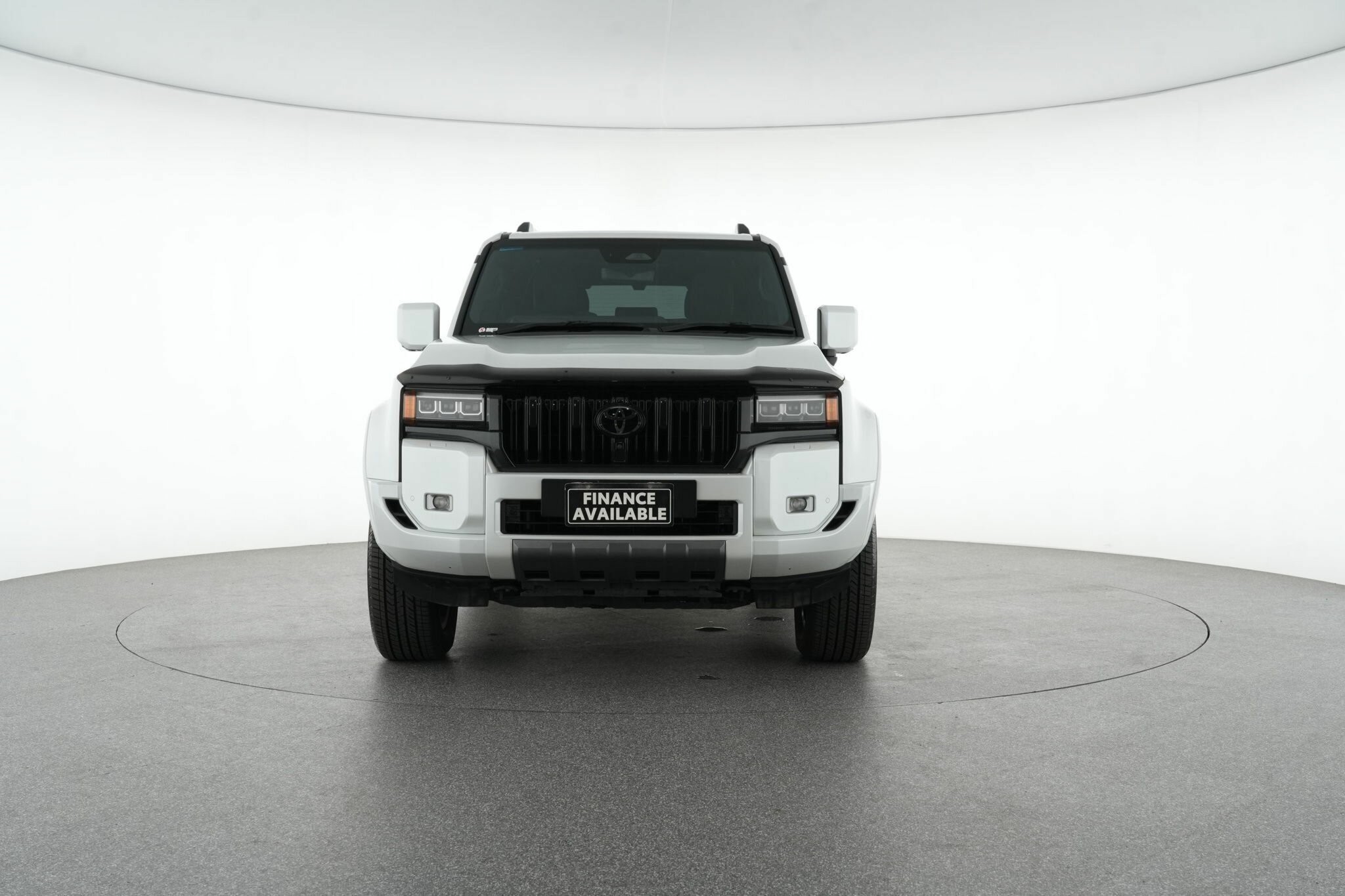 Toyota Landcruiser Prado image 3