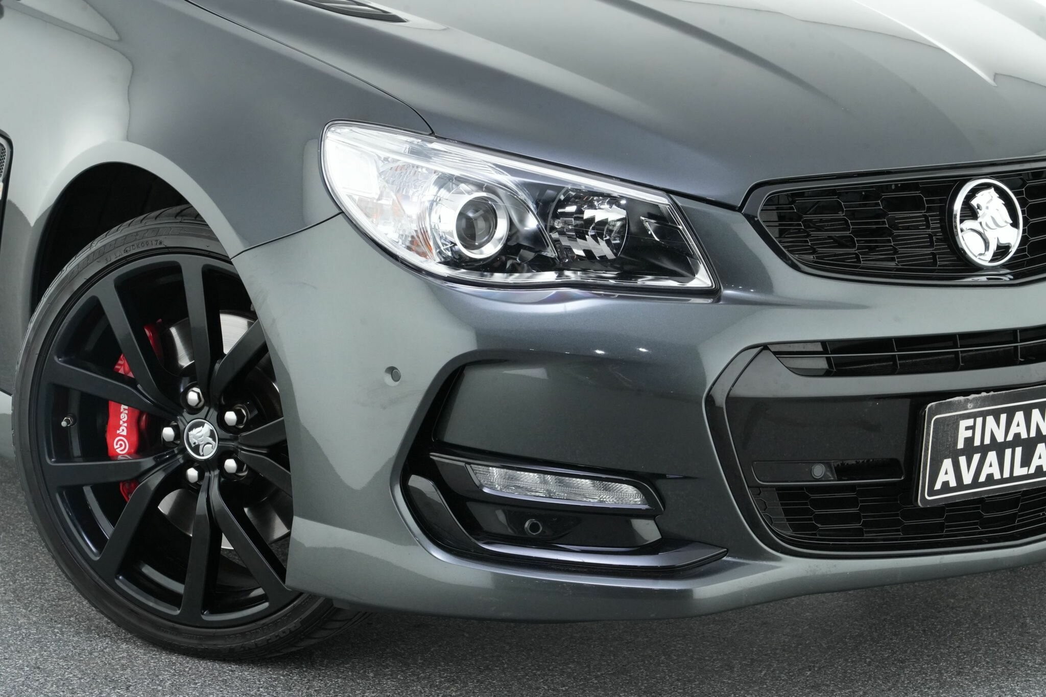 Holden Commodore image 2