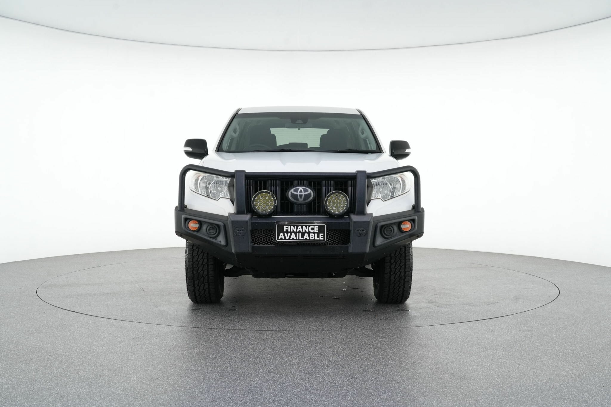 Toyota Landcruiser Prado image 3