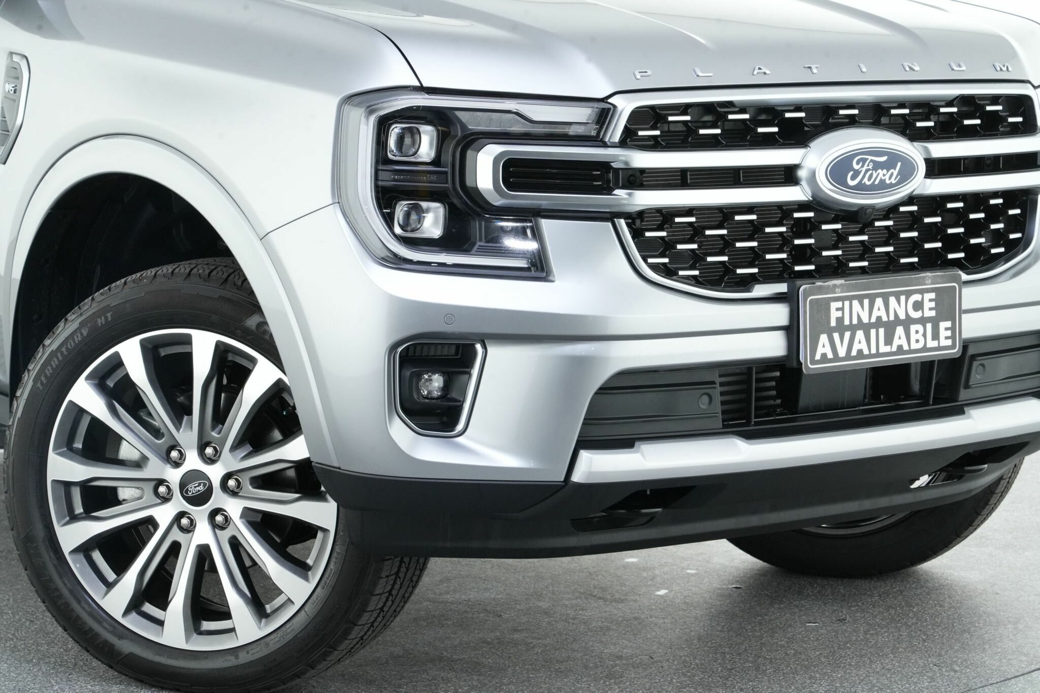 Ford Everest image 2