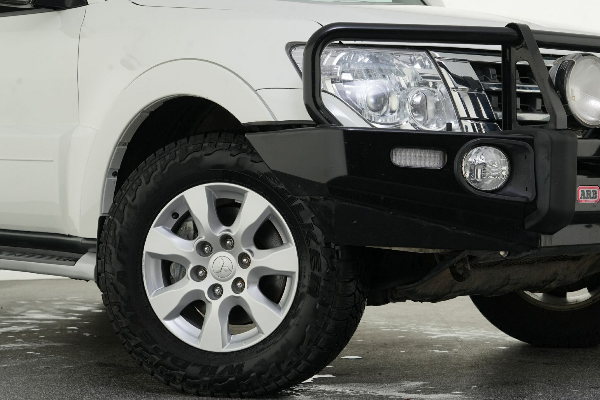 Mitsubishi Pajero image 2