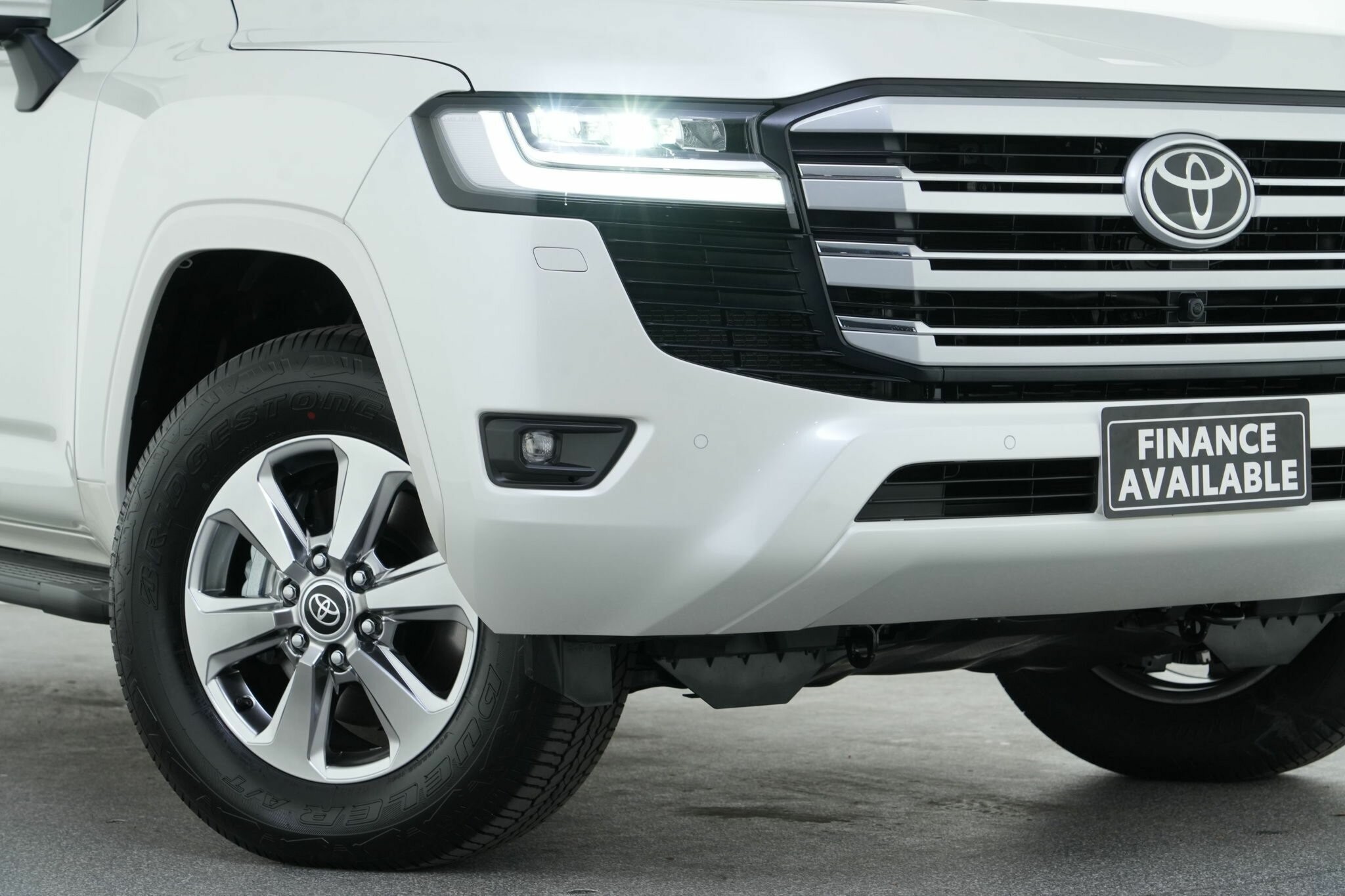 Toyota Landcruiser image 2