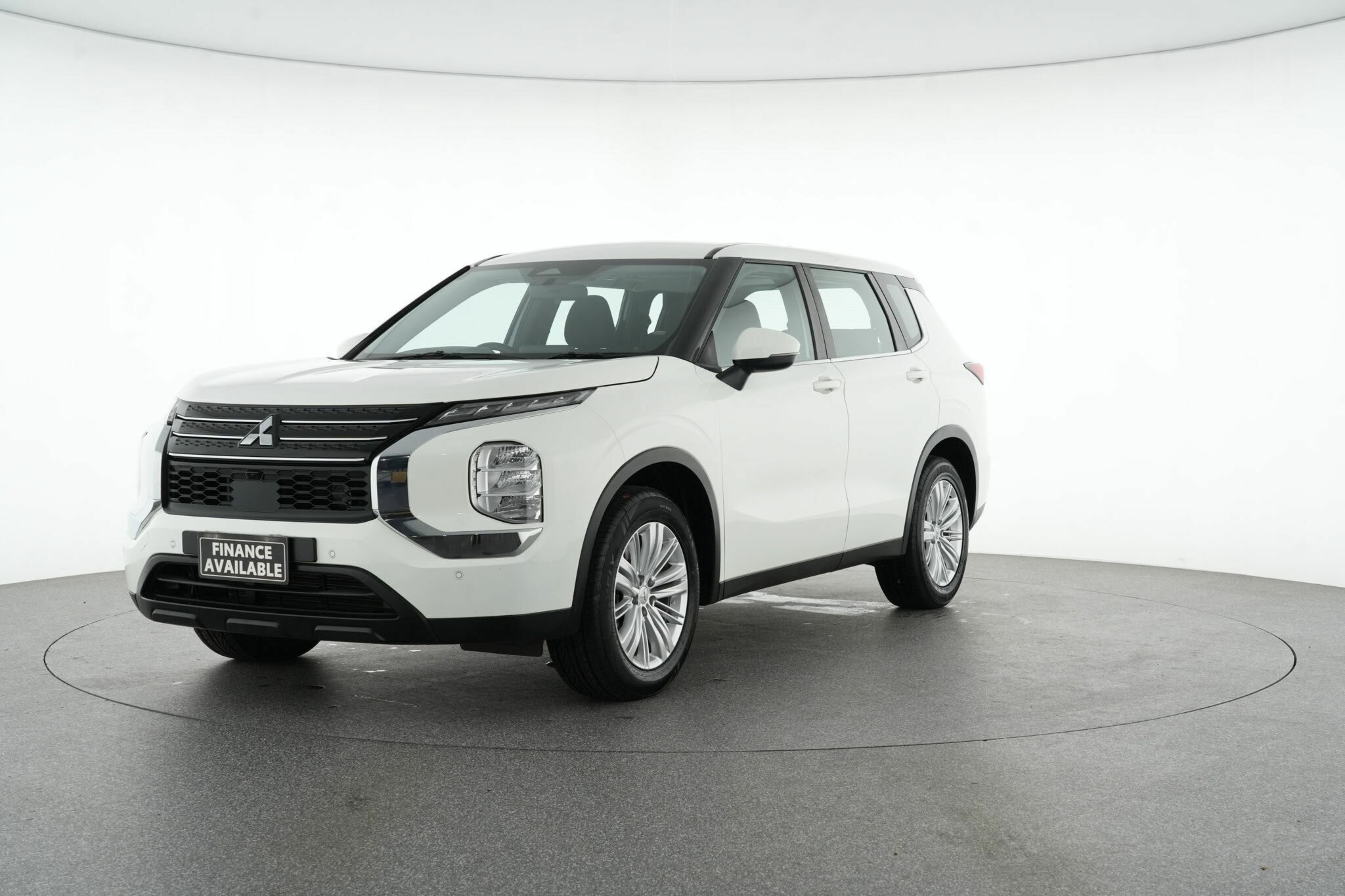 Mitsubishi Outlander image 4