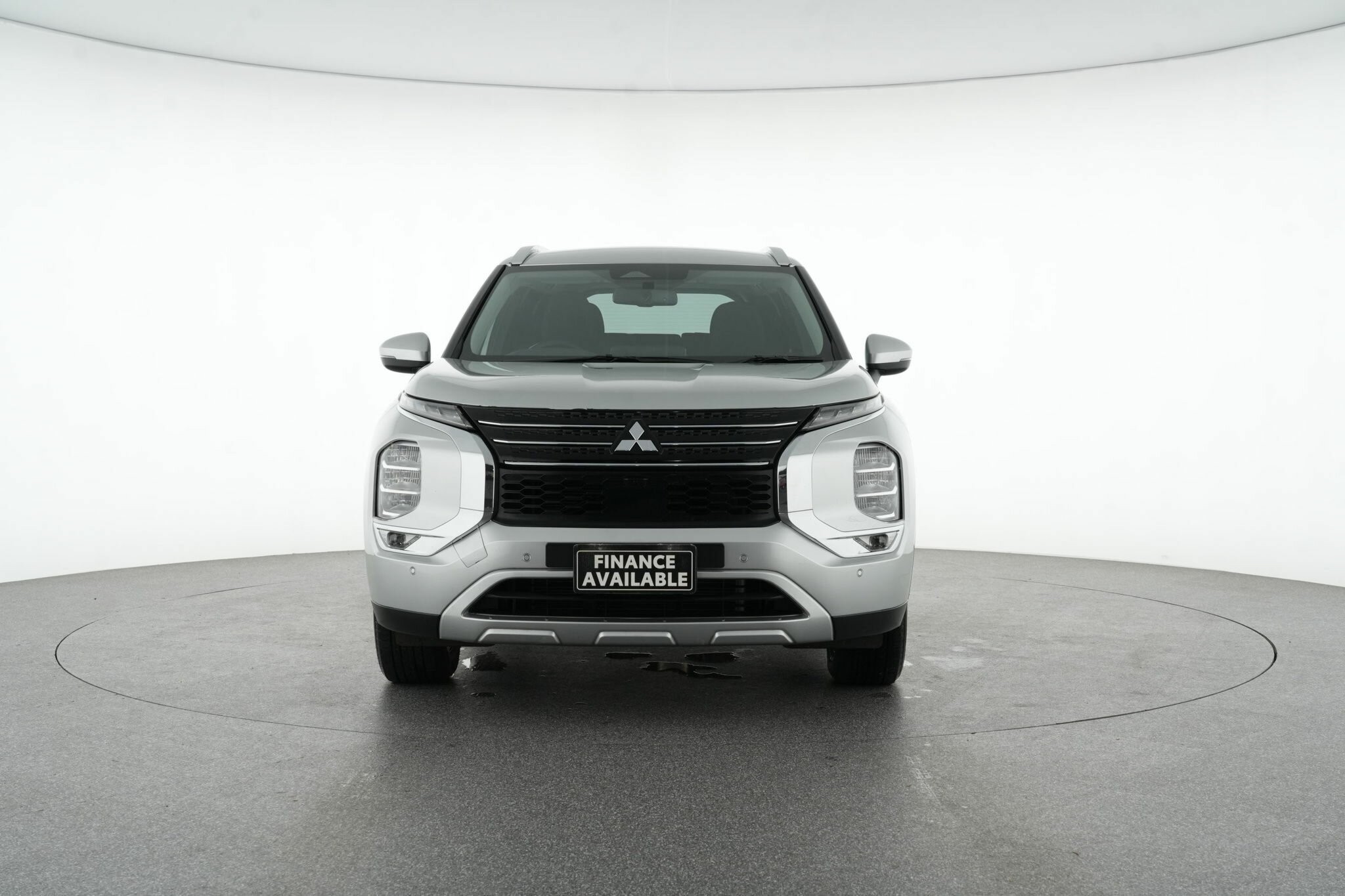 Mitsubishi Outlander image 3