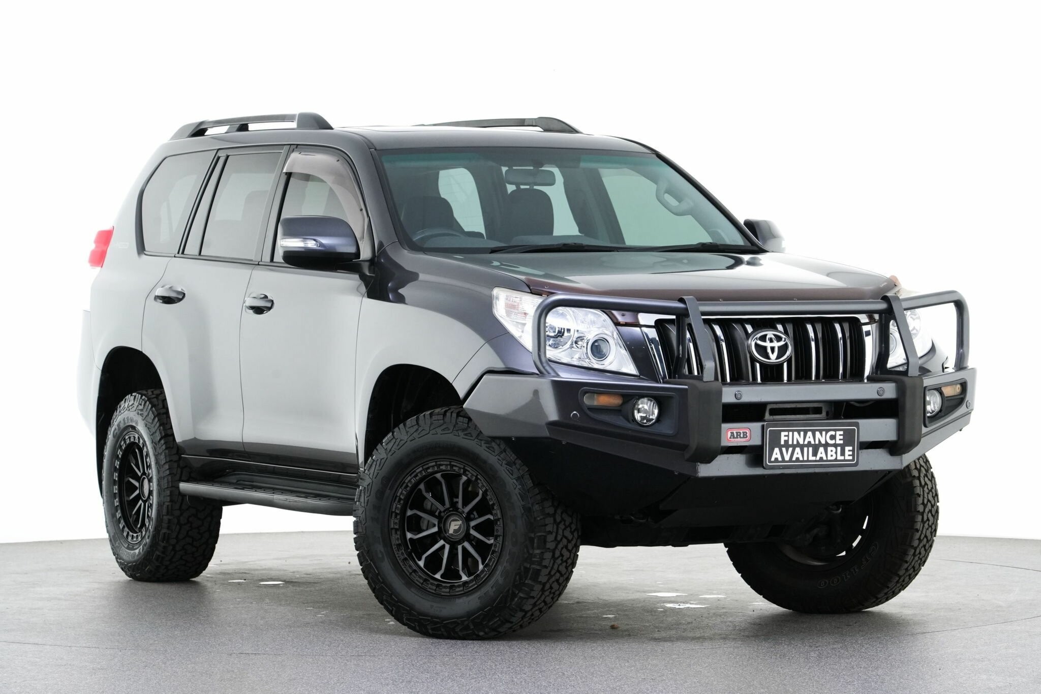Toyota Landcruiser Prado image 1
