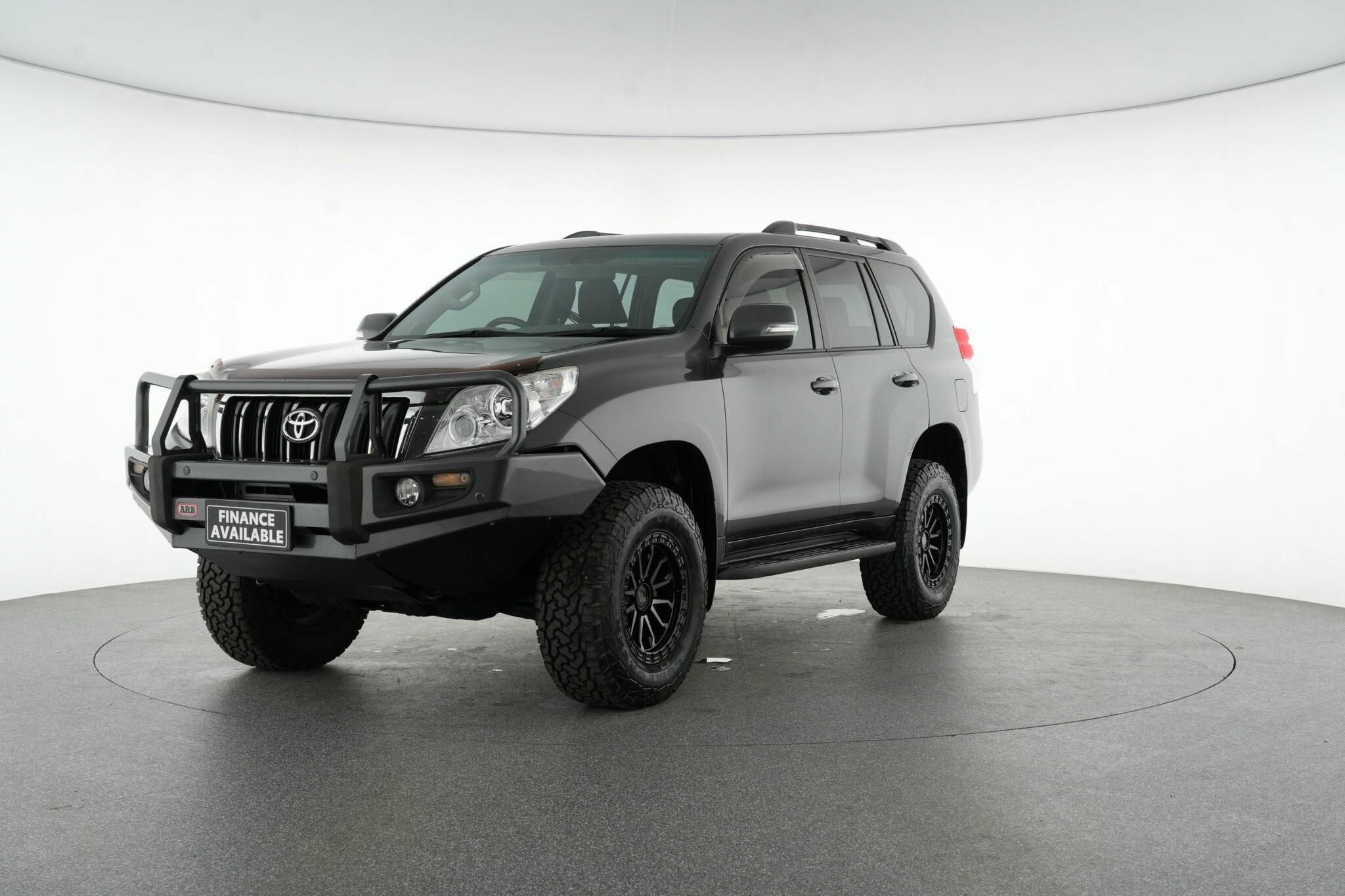 Toyota Landcruiser Prado image 4