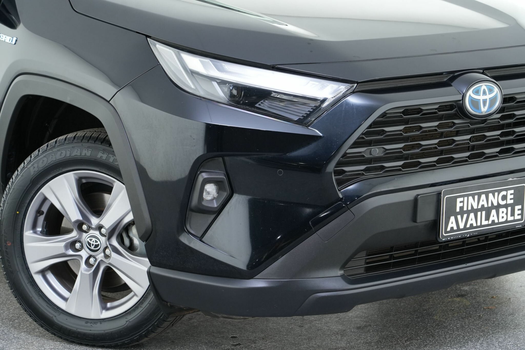 Toyota Rav4 image 2