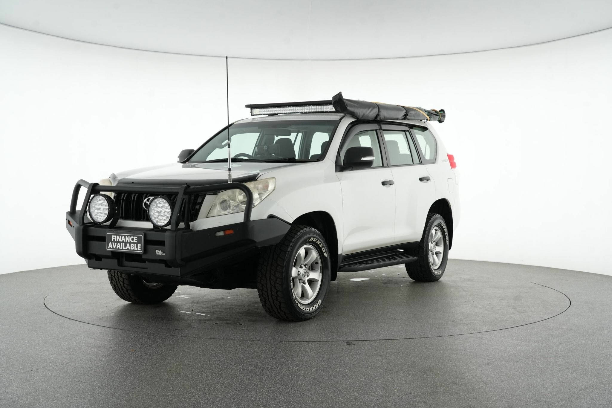 Toyota Landcruiser Prado image 4