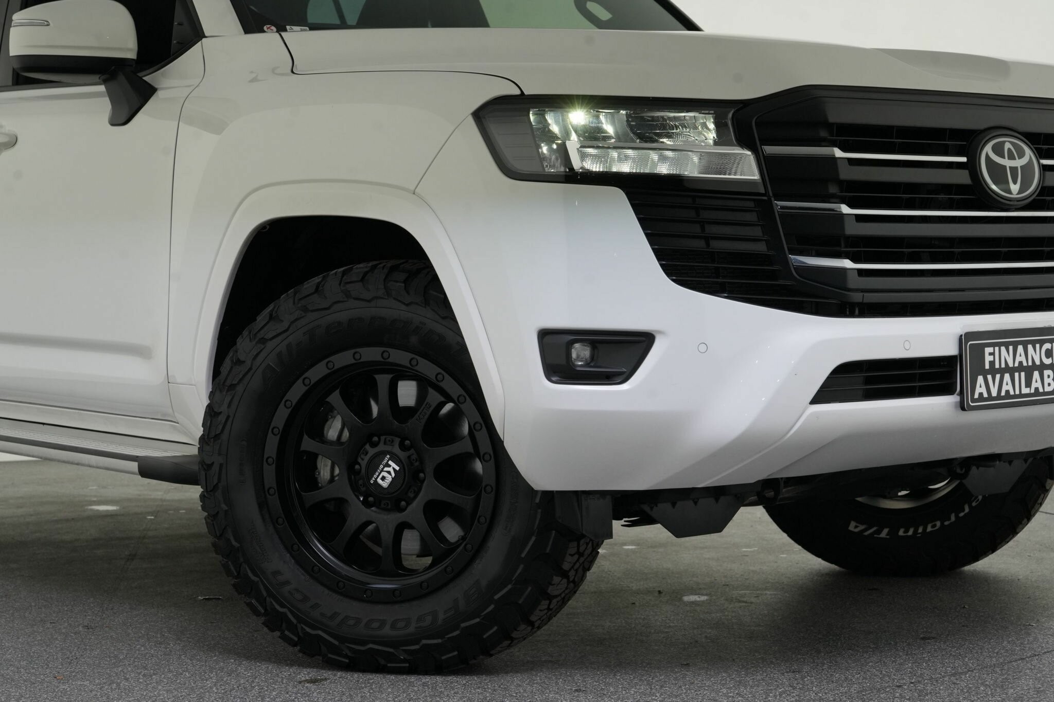 Toyota Landcruiser image 2