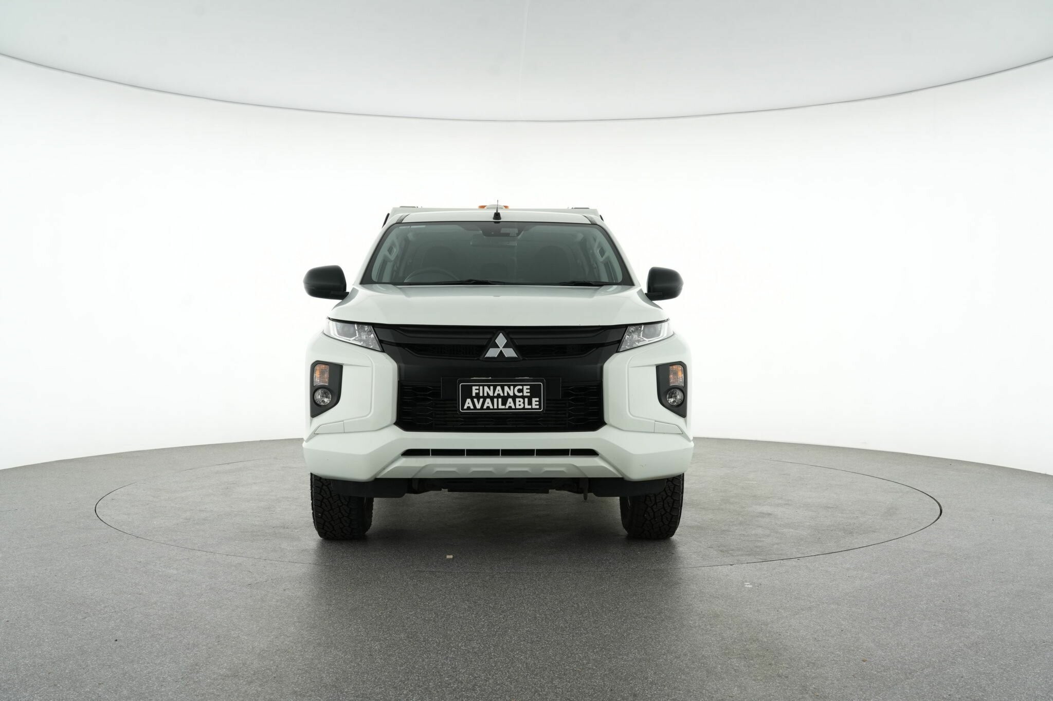 Mitsubishi Triton image 3