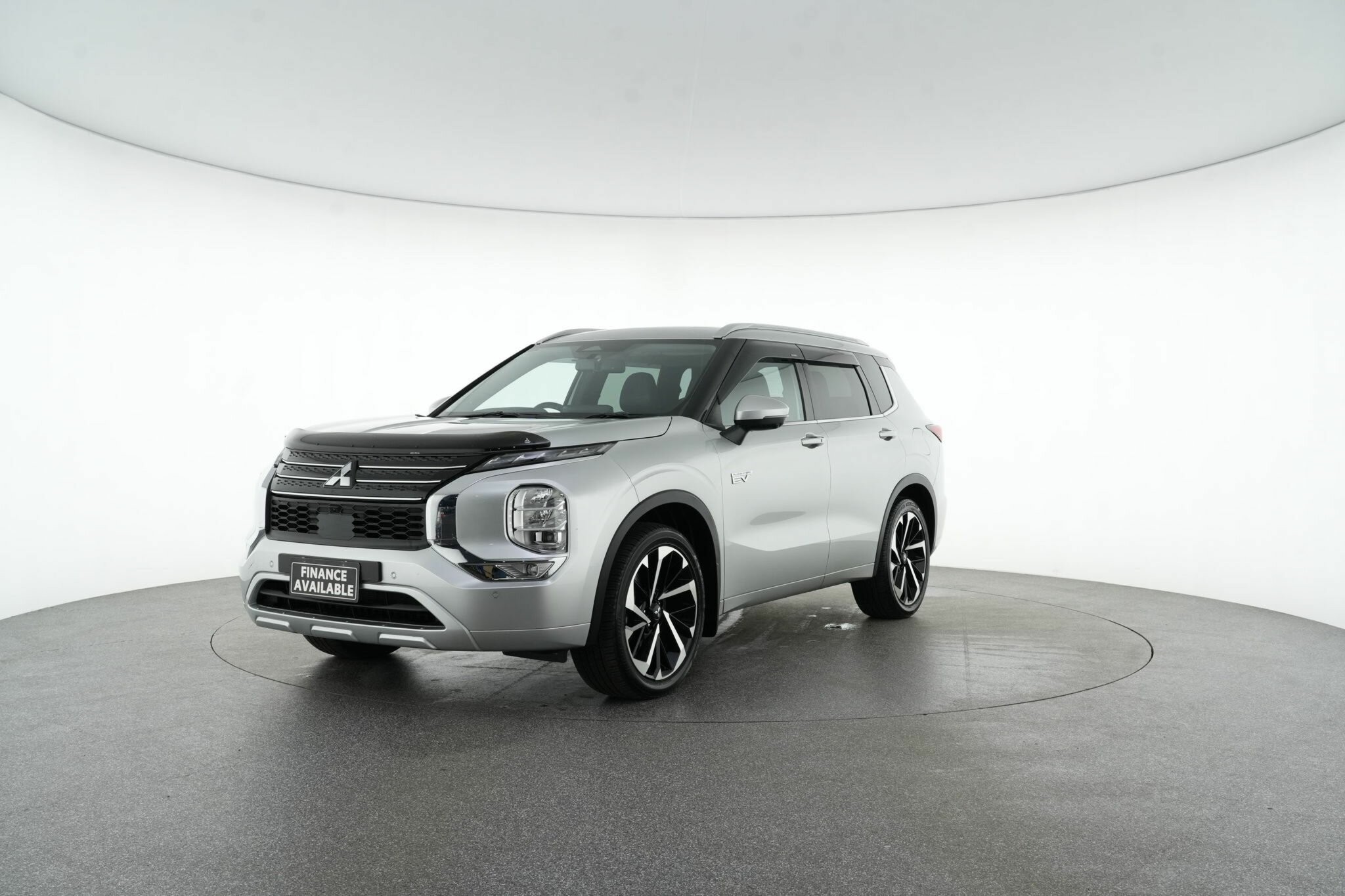 Mitsubishi Outlander image 4