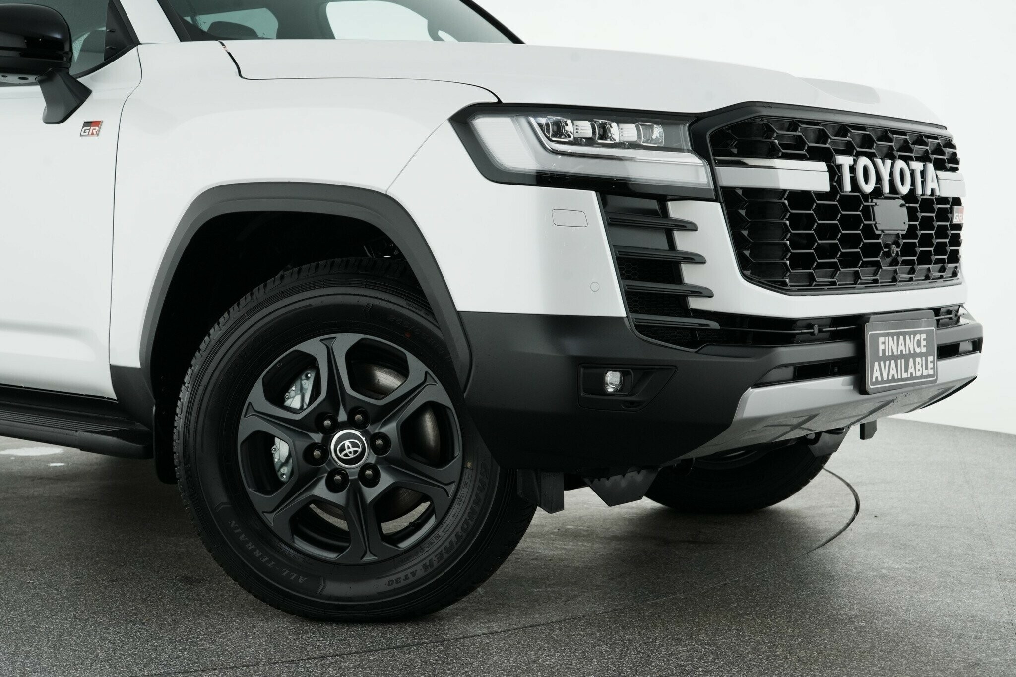 Toyota Landcruiser image 2