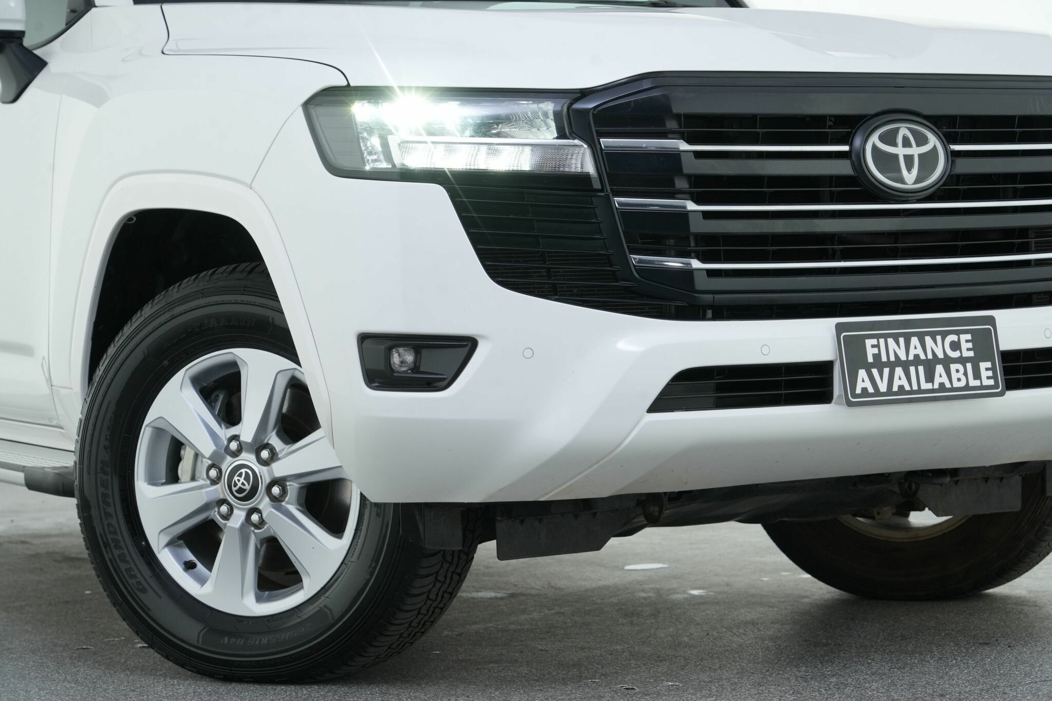 Toyota Landcruiser image 2