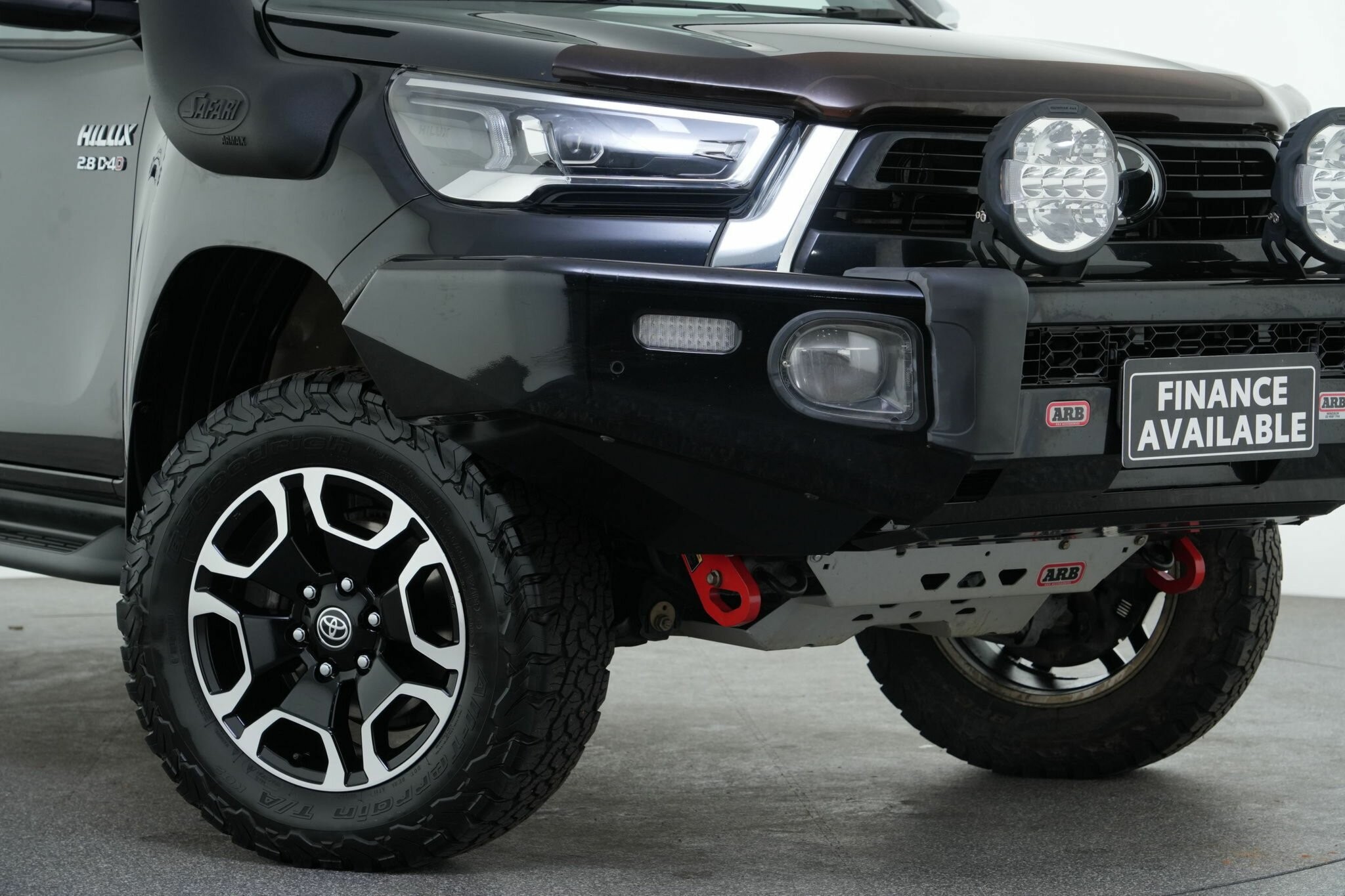 Toyota Hilux image 2