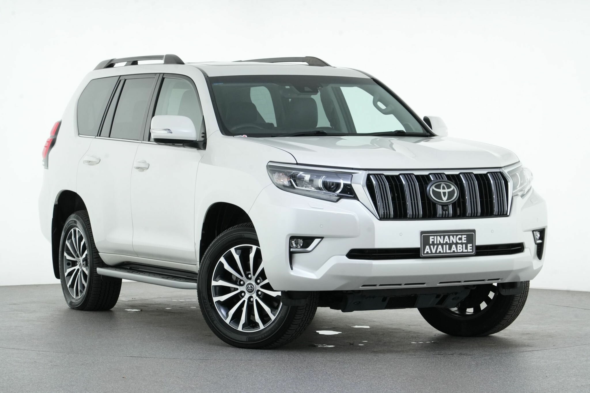 Toyota Landcruiser Prado image 1