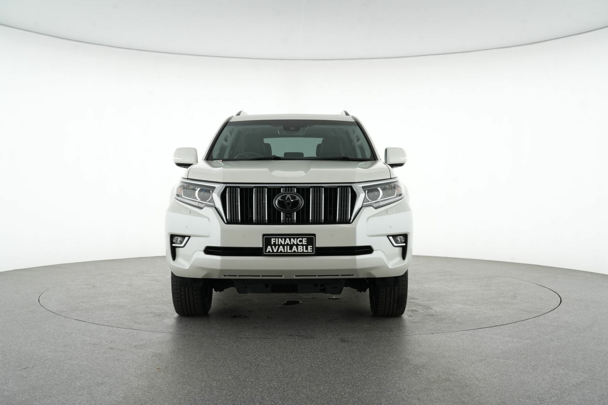 Toyota Landcruiser Prado image 3