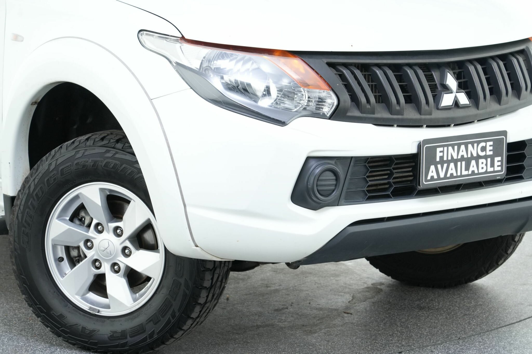 Mitsubishi Triton image 2