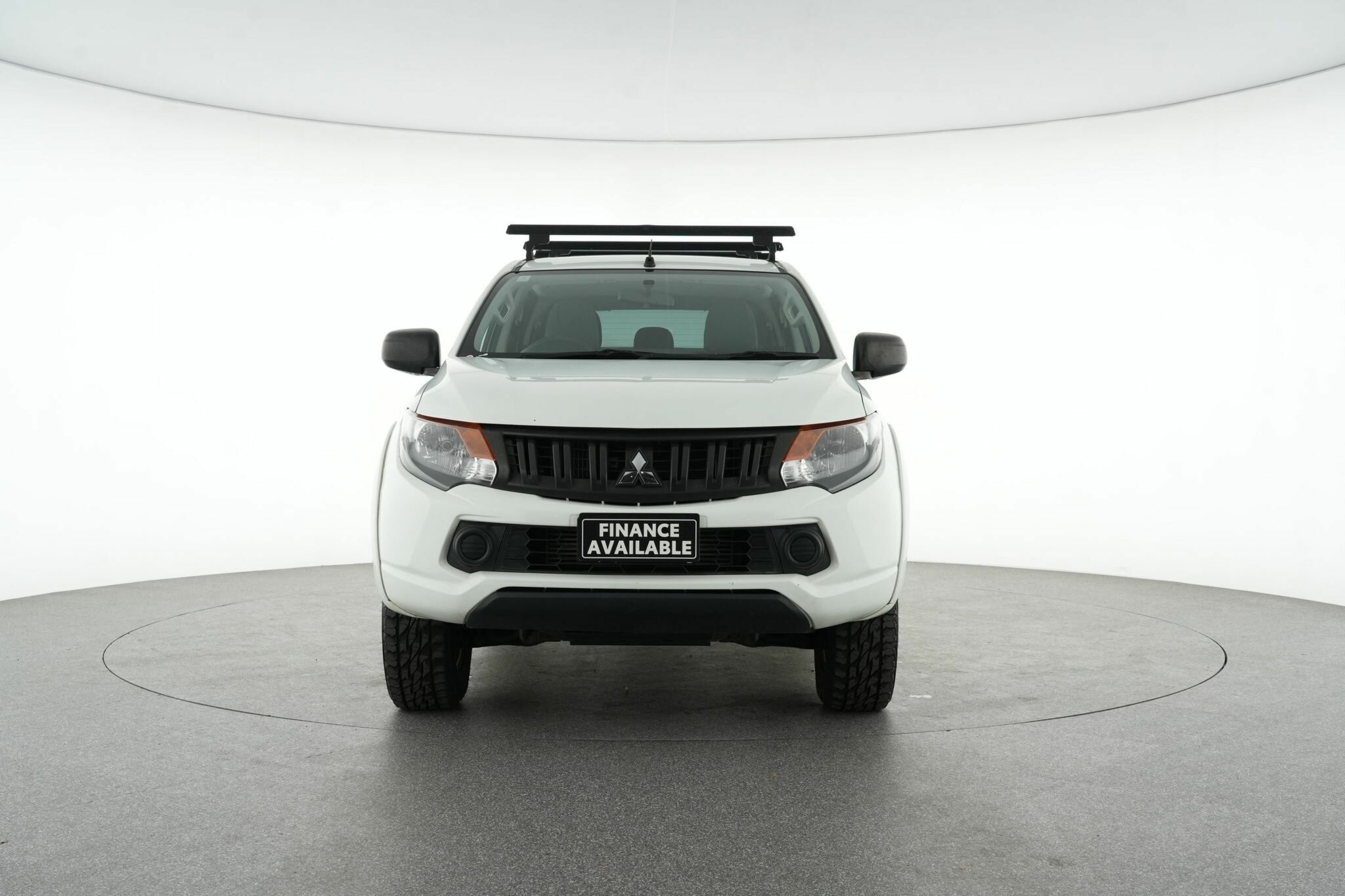 Mitsubishi Triton image 3