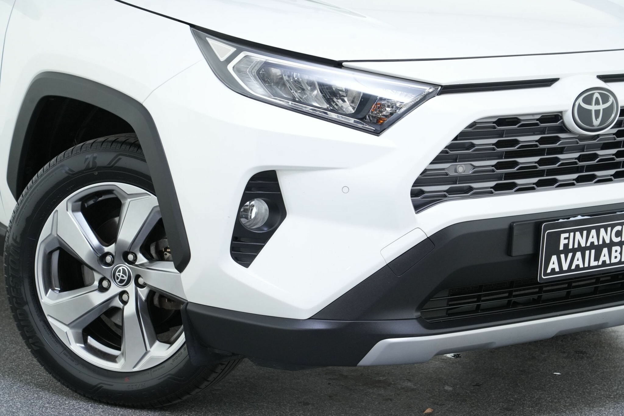 Toyota Rav4 image 2